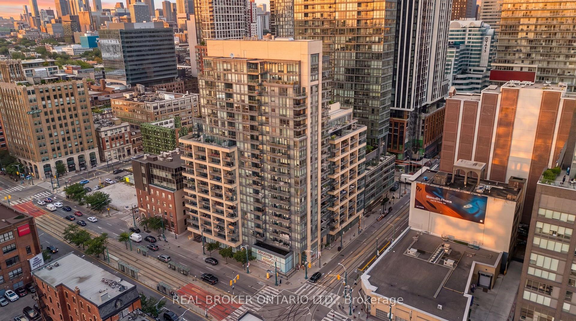 Front of Unit 1404, 438 King Street W
