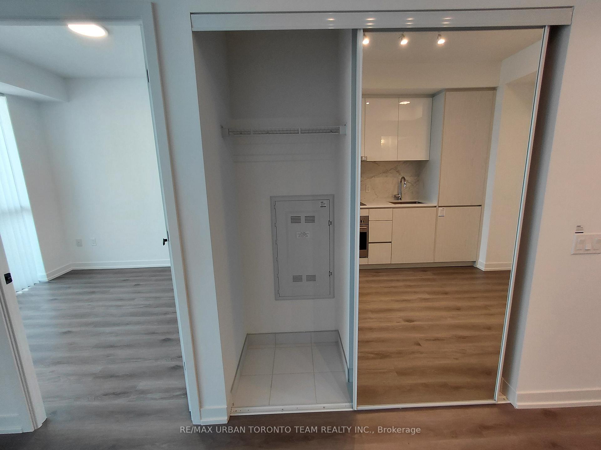 Photo 6 of Unit 2511, 28 Interchange Way, Vaughan, Vaughan Corporate Centre — HOMEH