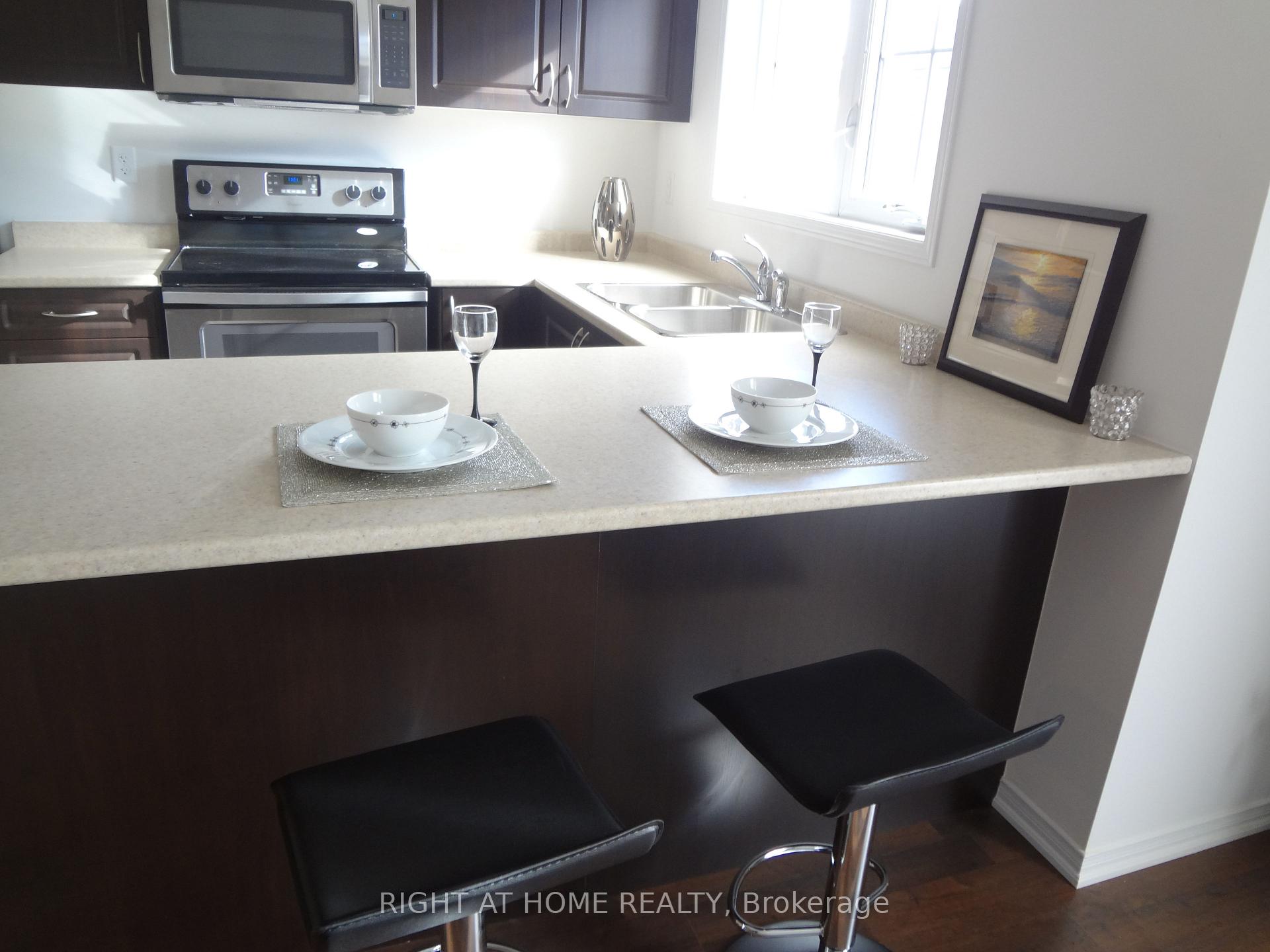 Photo 8 of Unit 10, 47 Hays Boulevard, Oakville, River Oaks — HOMEH