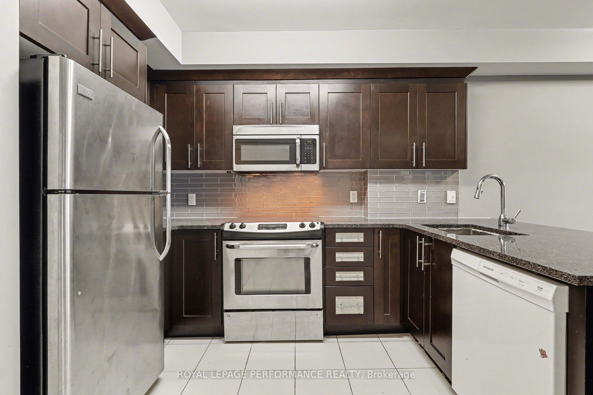 Photo 6 of Unit 204, 242 Rideau Street, Ottawa, Sandy Hill — HOMEH