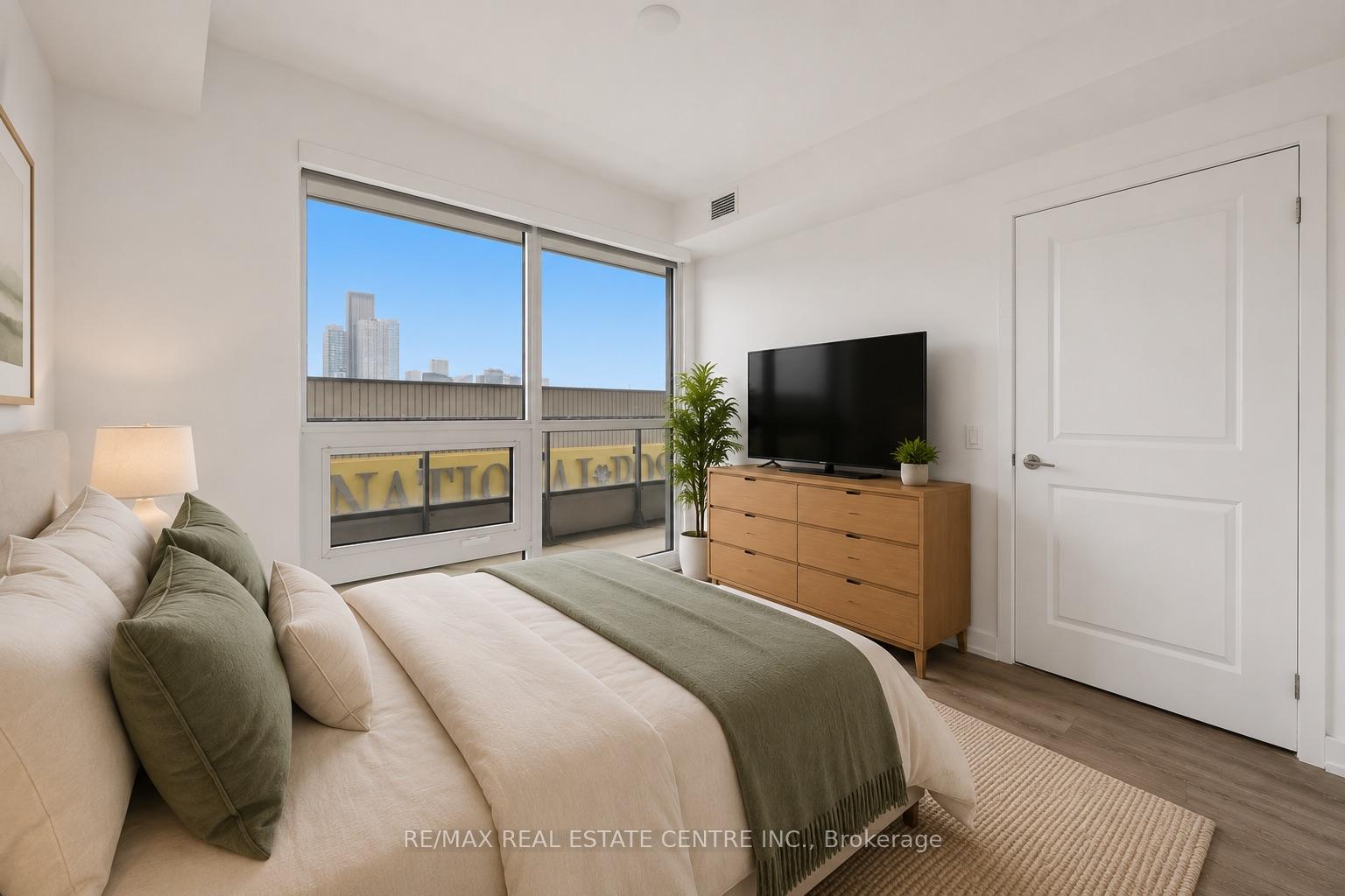 Photo 11 of Unit 2503, 395 Bloor Street E, Toronto, North St. James Town — HOMEH