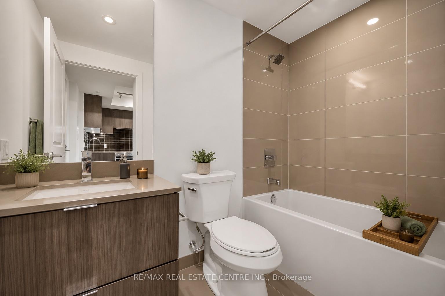 Photo 13 of Unit 2503, 395 Bloor Street E, Toronto, North St. James Town — HOMEH