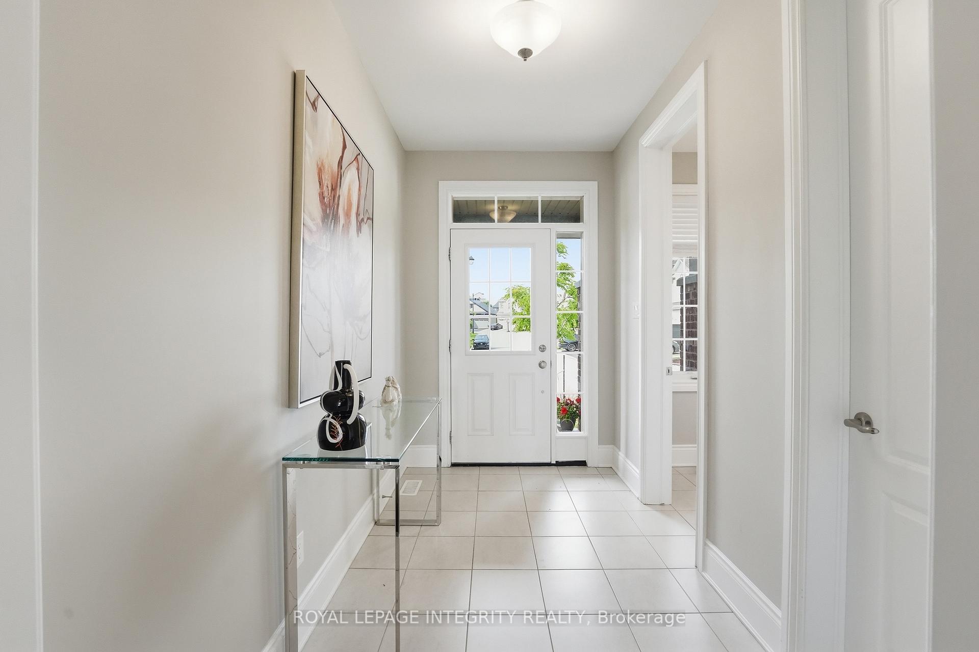 Photo 2 of 224 Ponderosa Street, Ottawa, Kanata - Emerald Meadows/Trailwest — HOMEH