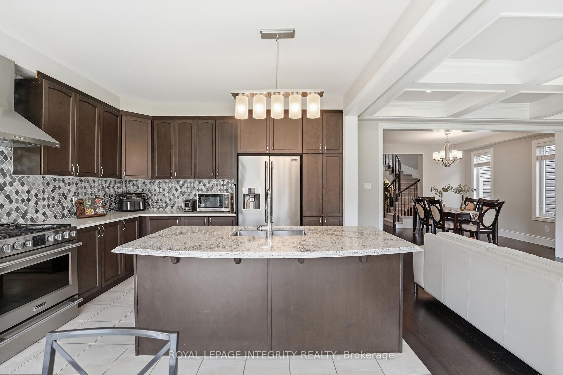 Photo 15 of 224 Ponderosa Street, Ottawa, Kanata - Emerald Meadows/Trailwest — HOMEH