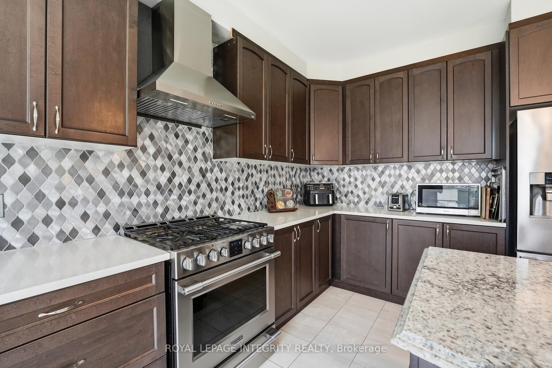 Photo 17 of 224 Ponderosa Street, Ottawa, Kanata - Emerald Meadows/Trailwest — HOMEH
