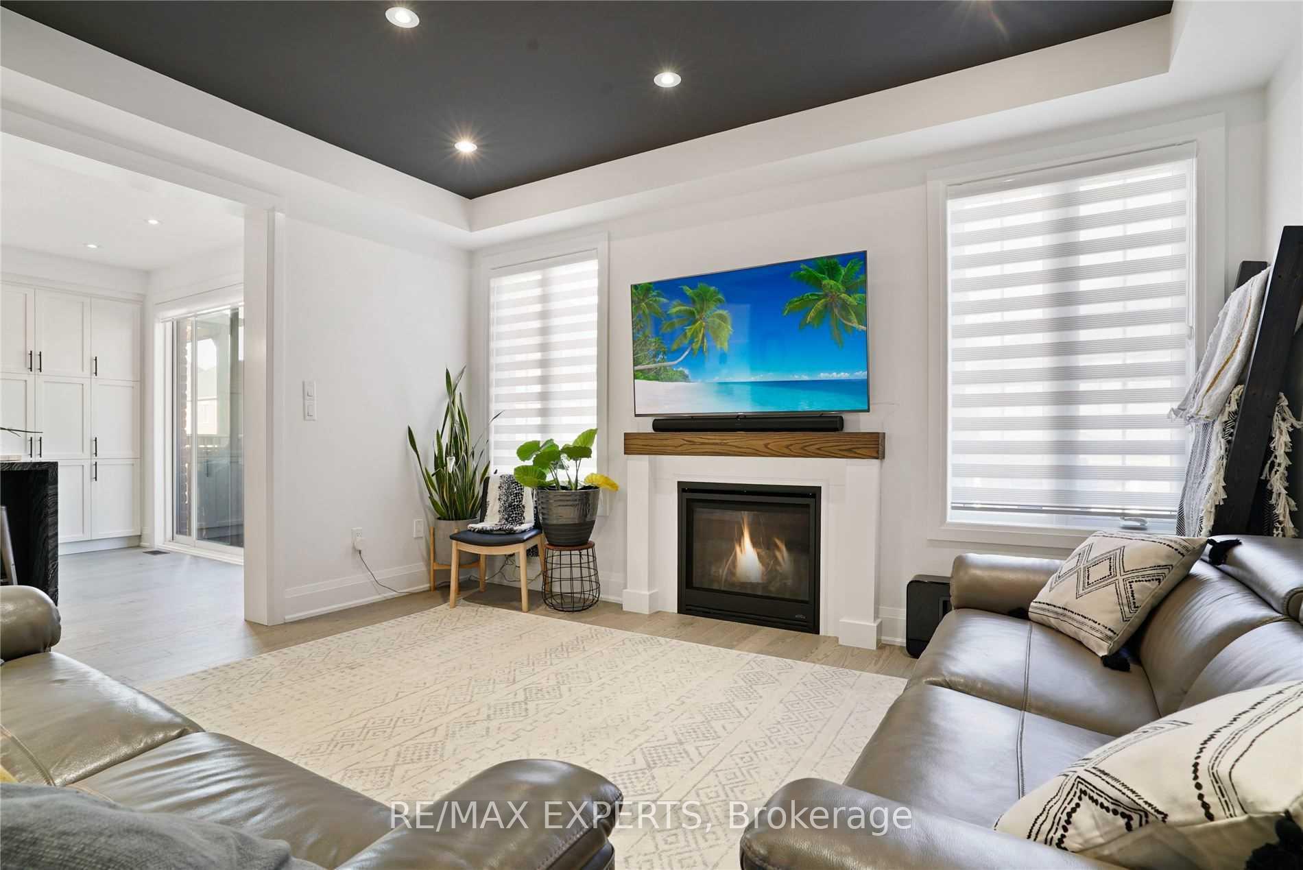 Photo 9 of 38 Chorus Crescent, Vaughan, Kleinburg — HOMEH