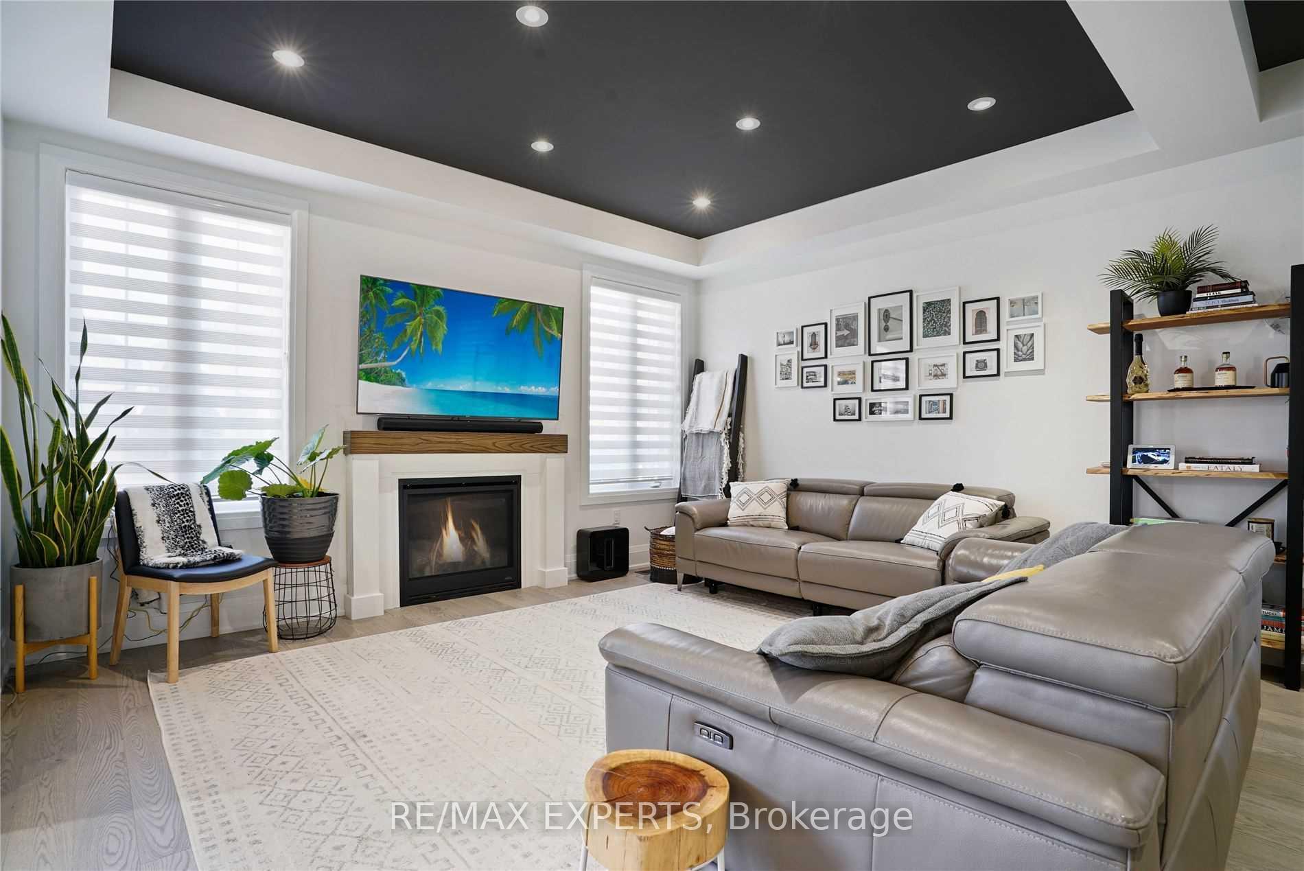 Photo 10 of 38 Chorus Crescent, Vaughan, Kleinburg — HOMEH