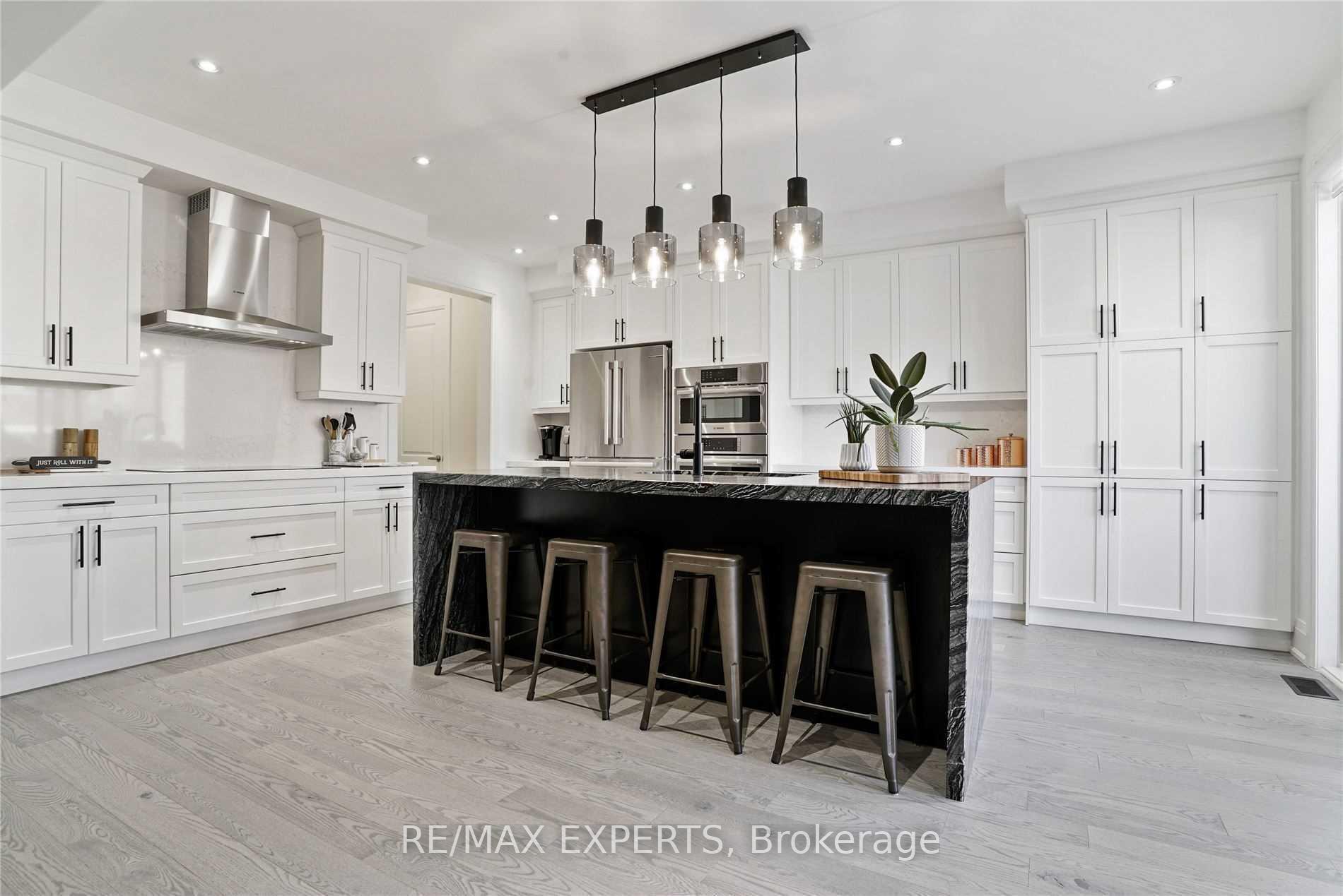 Photo 12 of 38 Chorus Crescent, Vaughan, Kleinburg — HOMEH