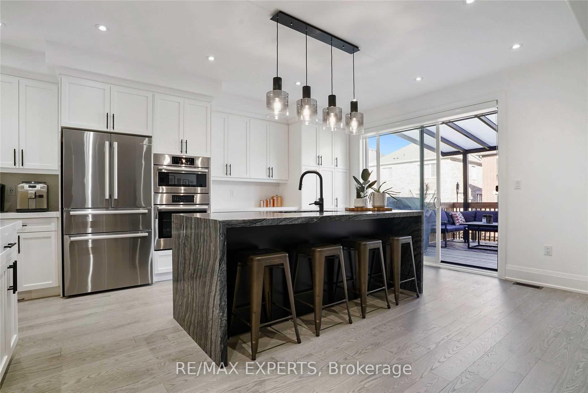 Photo 13 of 38 Chorus Crescent, Vaughan, Kleinburg — HOMEH