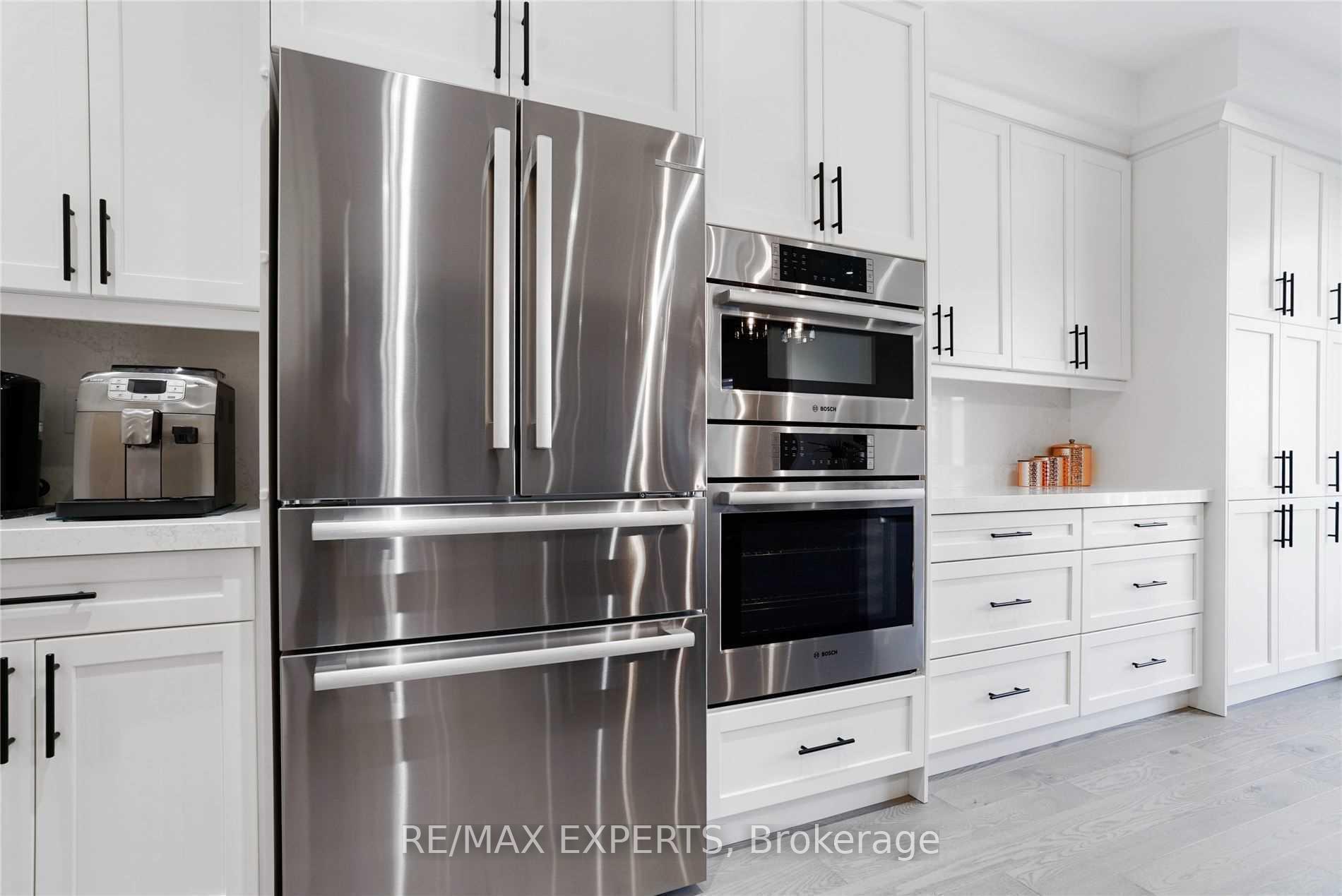 Photo 14 of 38 Chorus Crescent, Vaughan, Kleinburg — HOMEH