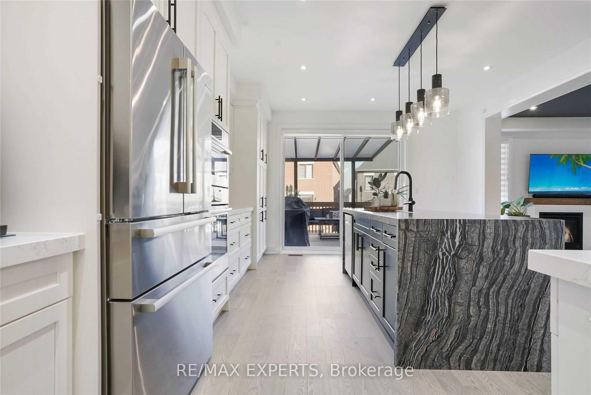 Photo 15 of 38 Chorus Crescent, Vaughan, Kleinburg — HOMEH