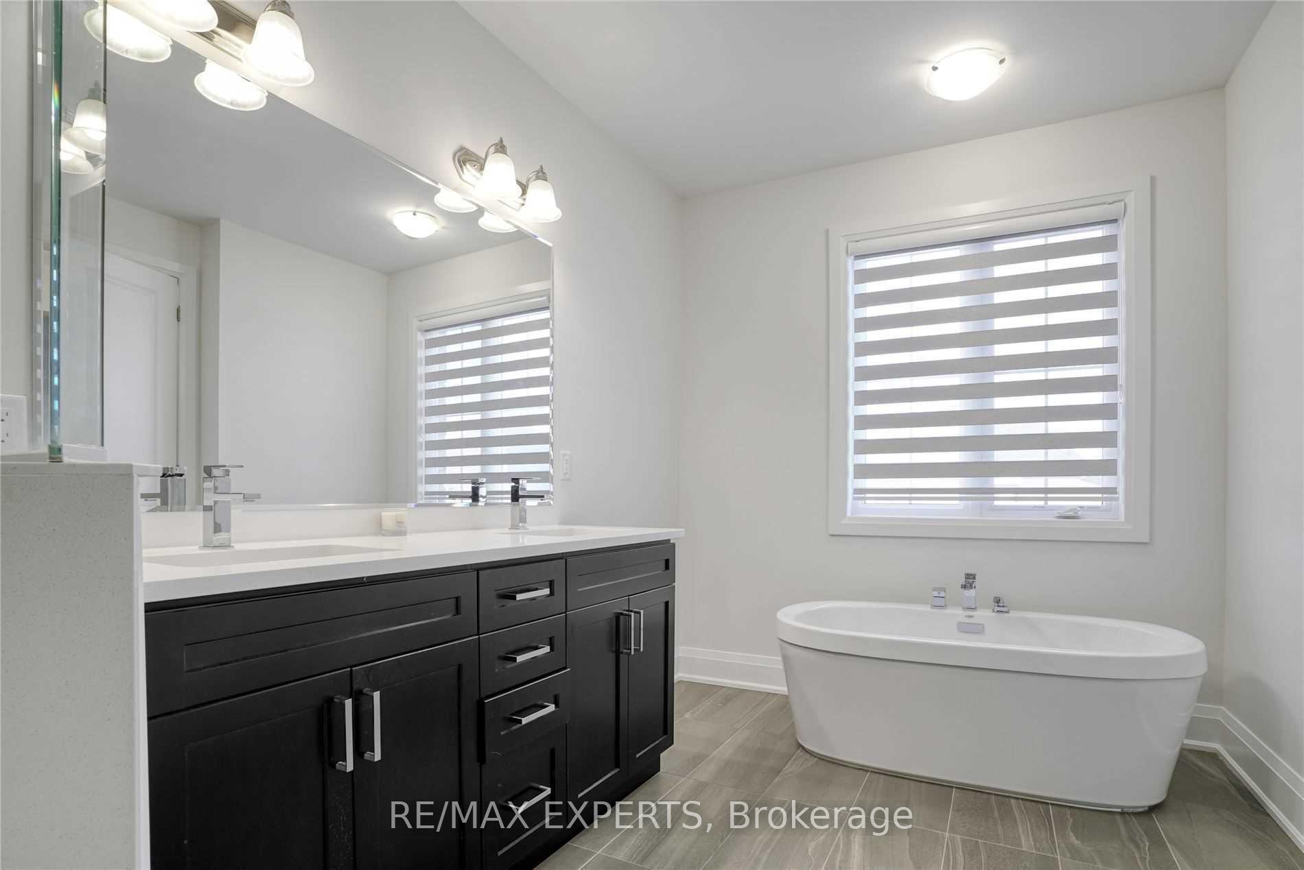 Photo 20 of 38 Chorus Crescent, Vaughan, Kleinburg — HOMEH