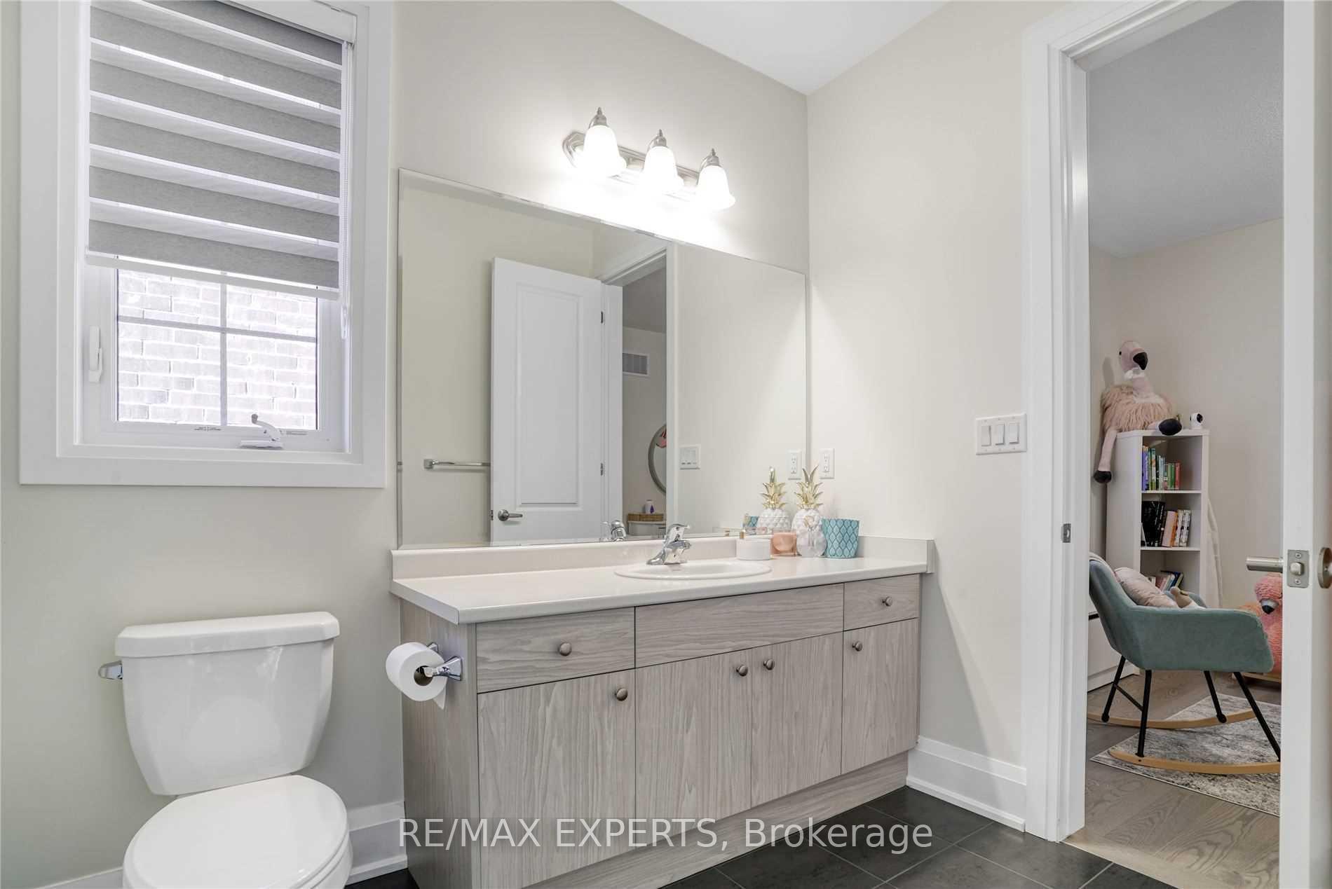 Photo 23 of 38 Chorus Crescent, Vaughan, Kleinburg — HOMEH