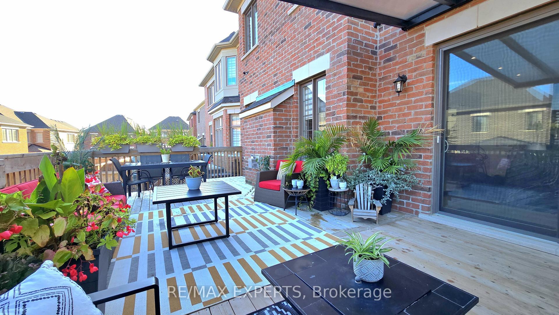 Photo 30 of 38 Chorus Crescent, Vaughan, Kleinburg — HOMEH