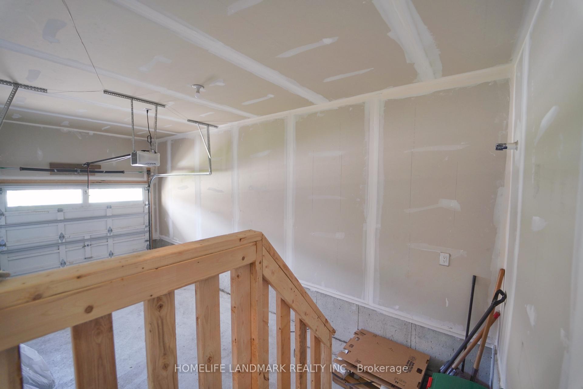 Photo 8 of 36 Thelma Drive, Whitby, Rural Whitby — HOMEH