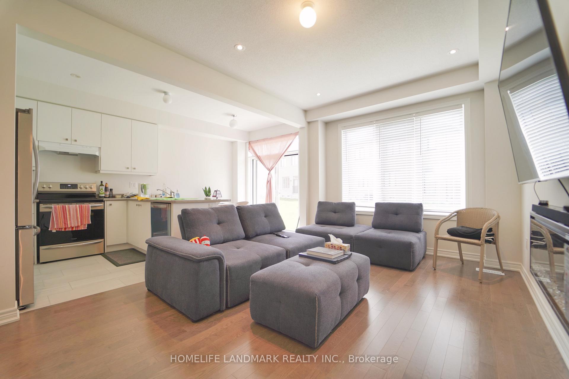 Photo 11 of 36 Thelma Drive, Whitby, Rural Whitby — HOMEH