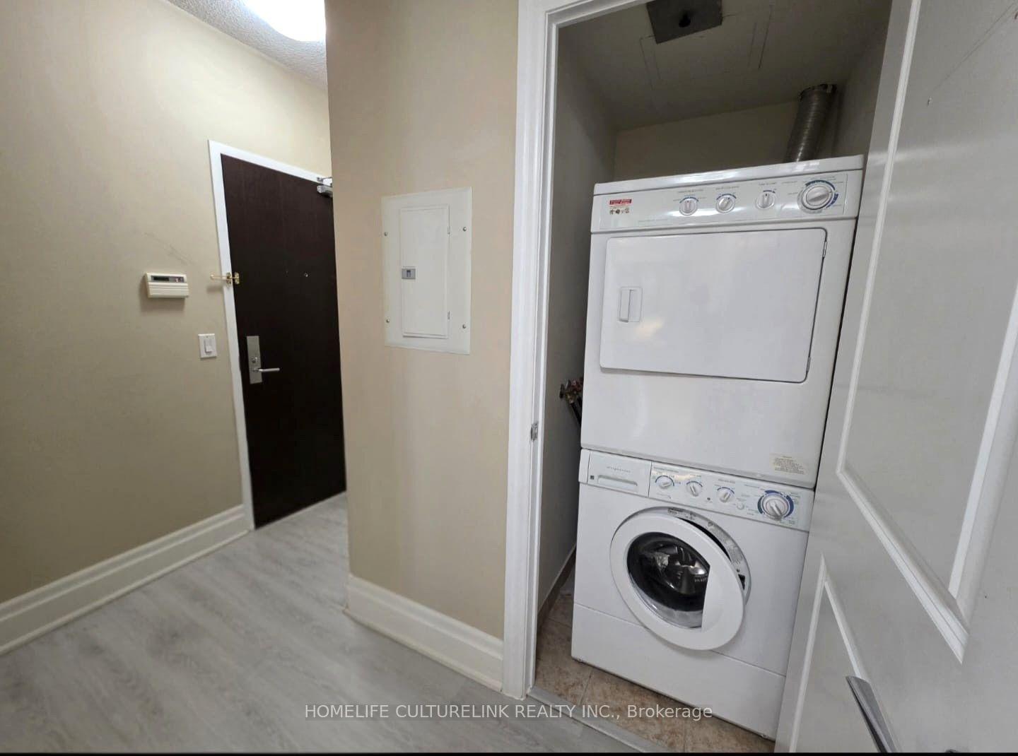 Photo 8 of Unit 804, 131 Upper Duke Crescent, Markham, Unionville — HOMEH