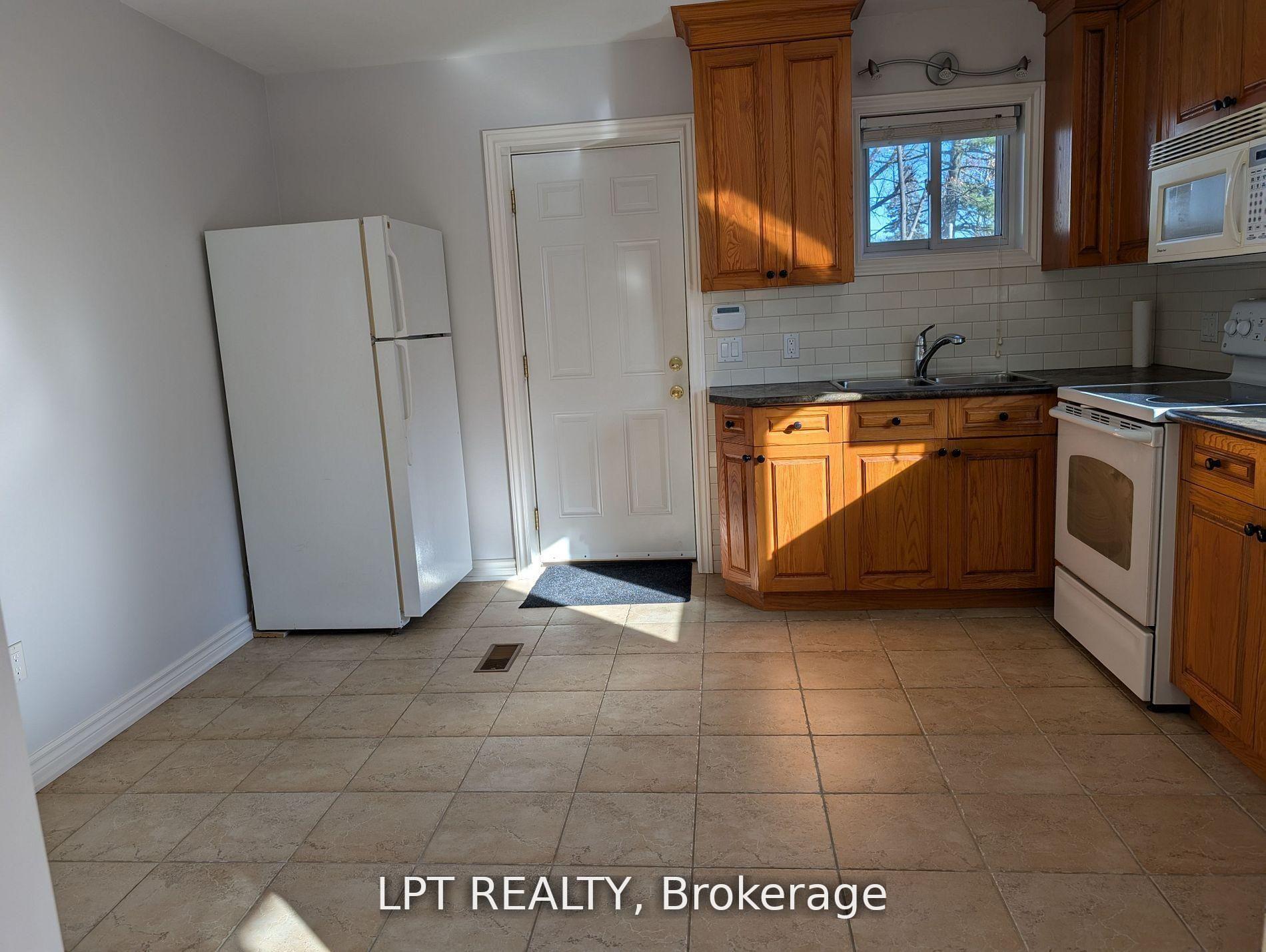 Photo 7 of Unit Main, 9 Atkinson Avenue, Scarborough, West Hill — HOMEH