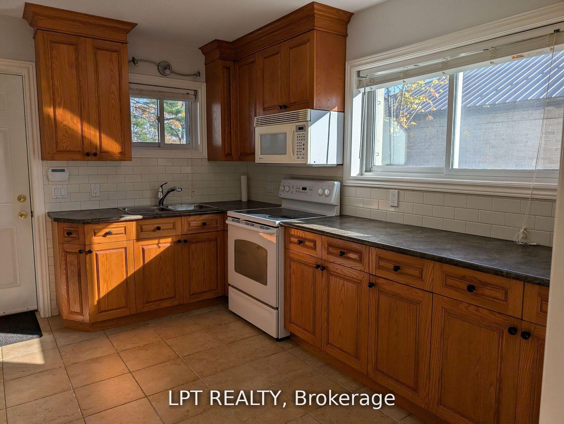 Photo 8 of Unit Main, 9 Atkinson Avenue, Scarborough, West Hill — HOMEH
