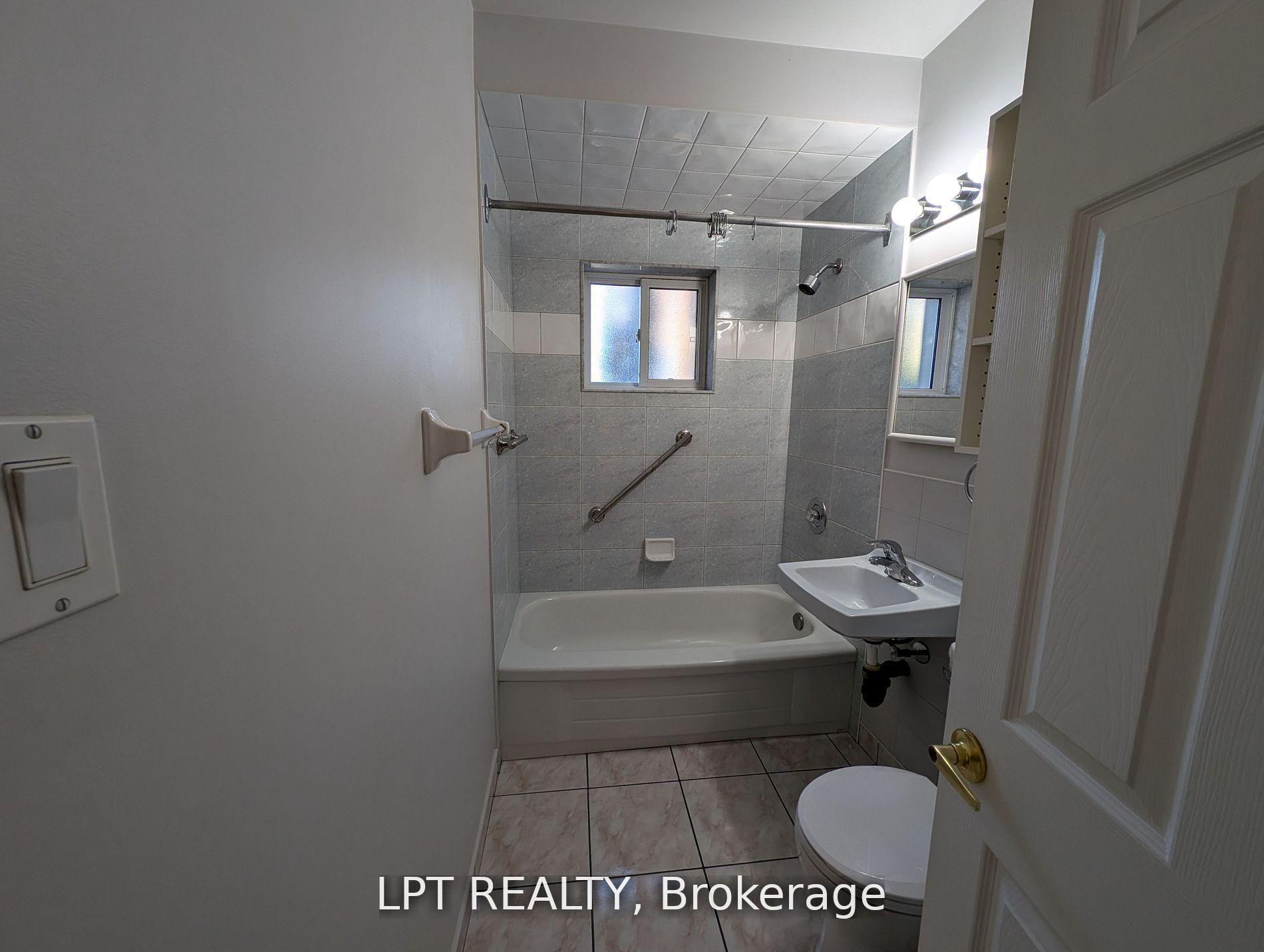 Photo 9 of Unit Main, 9 Atkinson Avenue, Scarborough, West Hill — HOMEH