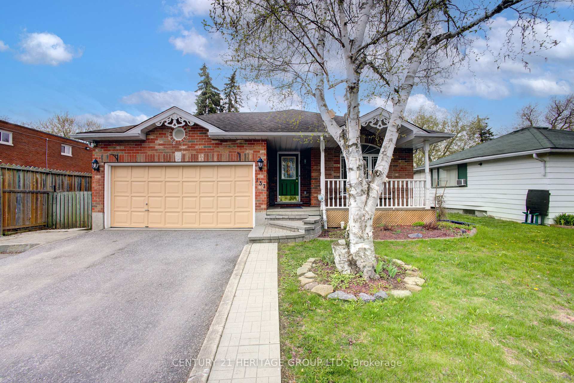 Photo 2 of 137 Queen Street, New Tecumseth, Alliston — HOMEH