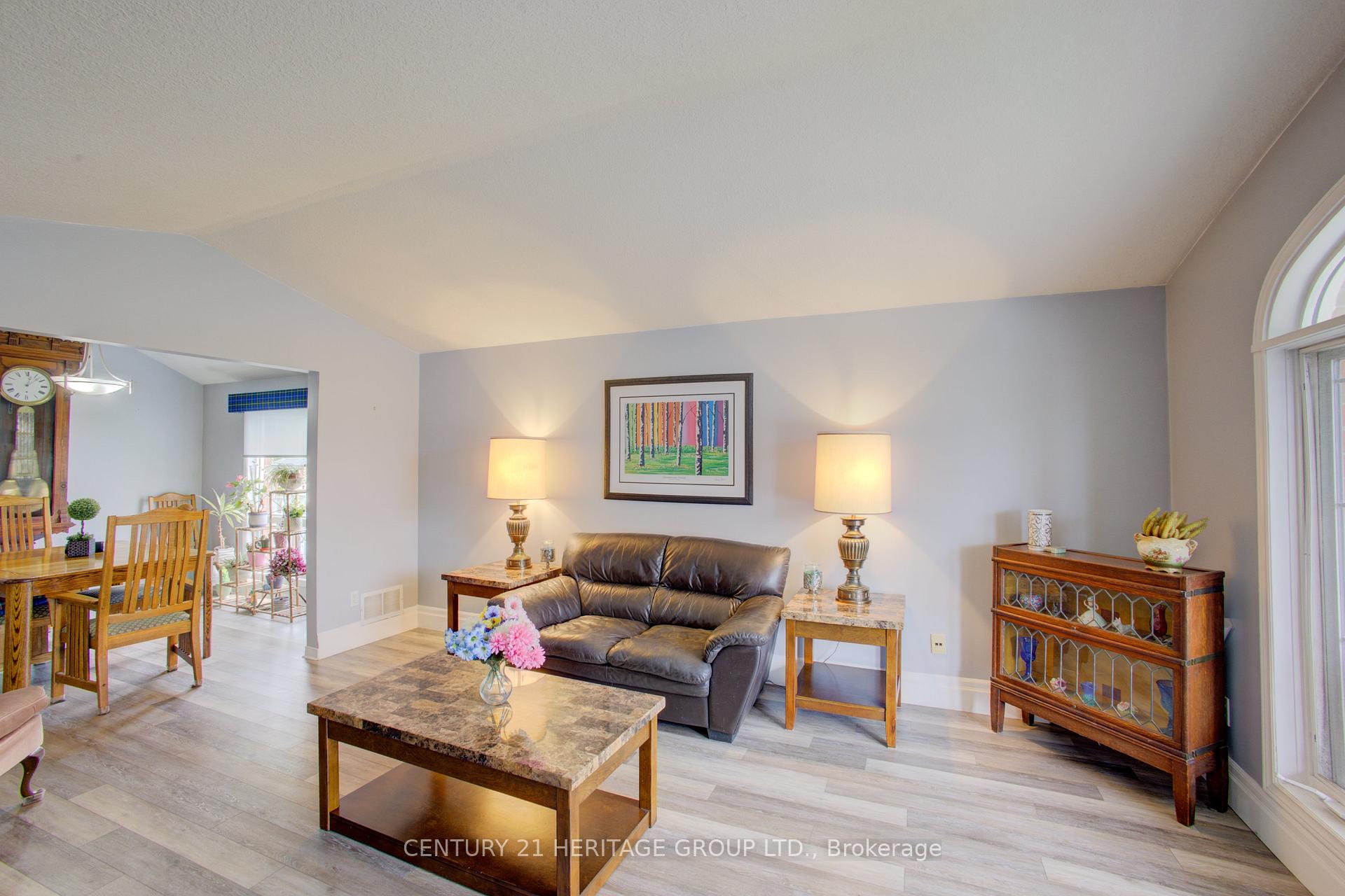 Photo 7 of 137 Queen Street, New Tecumseth, Alliston — HOMEH