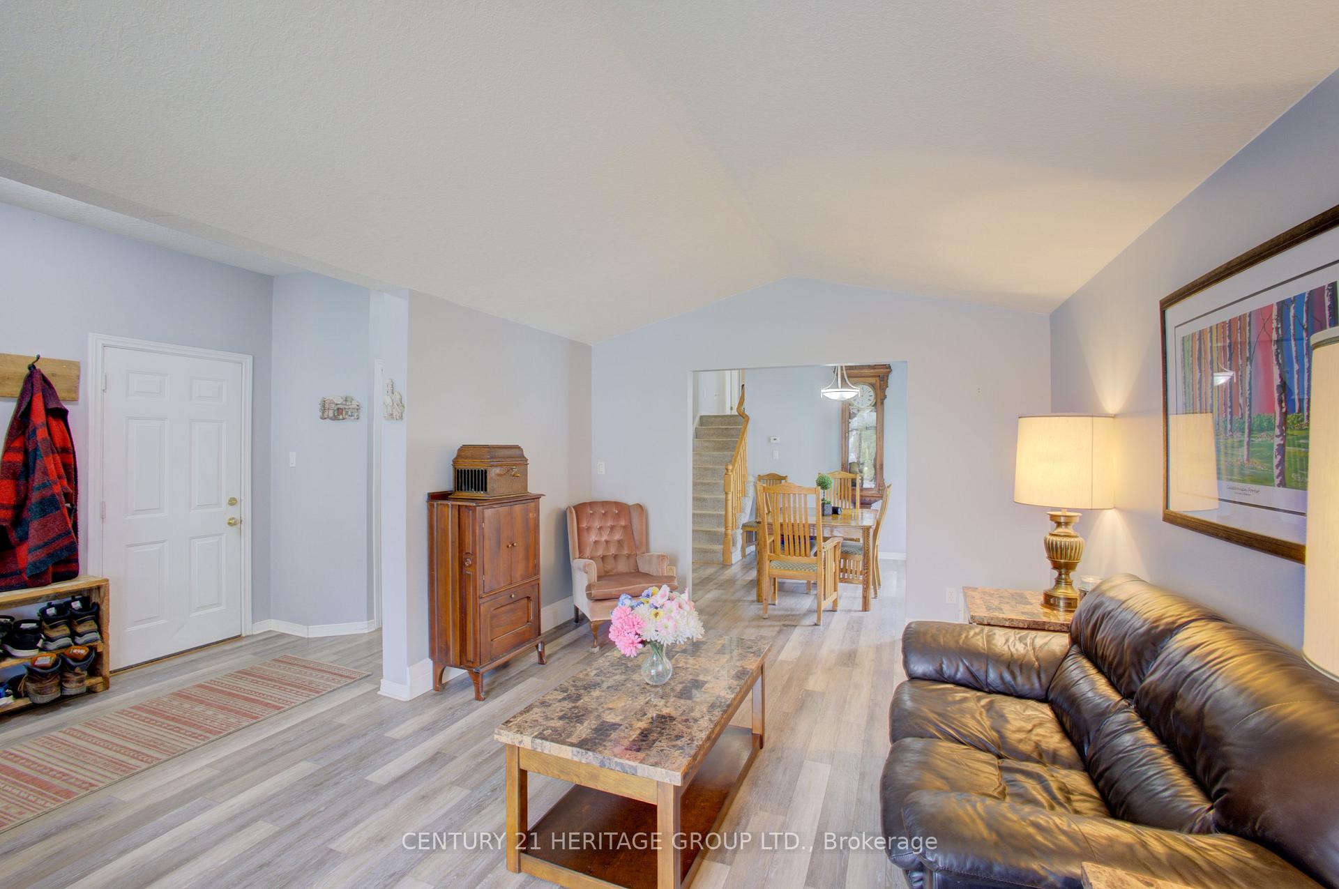Photo 8 of 137 Queen Street, New Tecumseth, Alliston — HOMEH