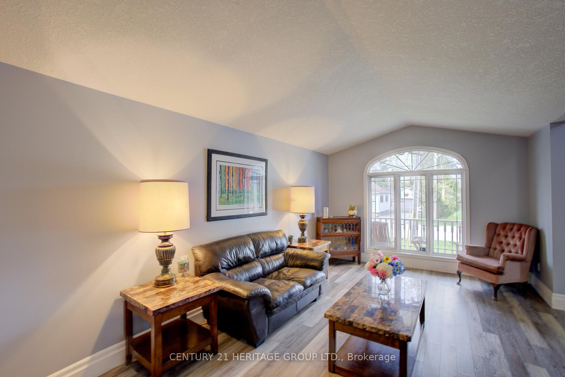 Photo 10 of 137 Queen Street, New Tecumseth, Alliston — HOMEH