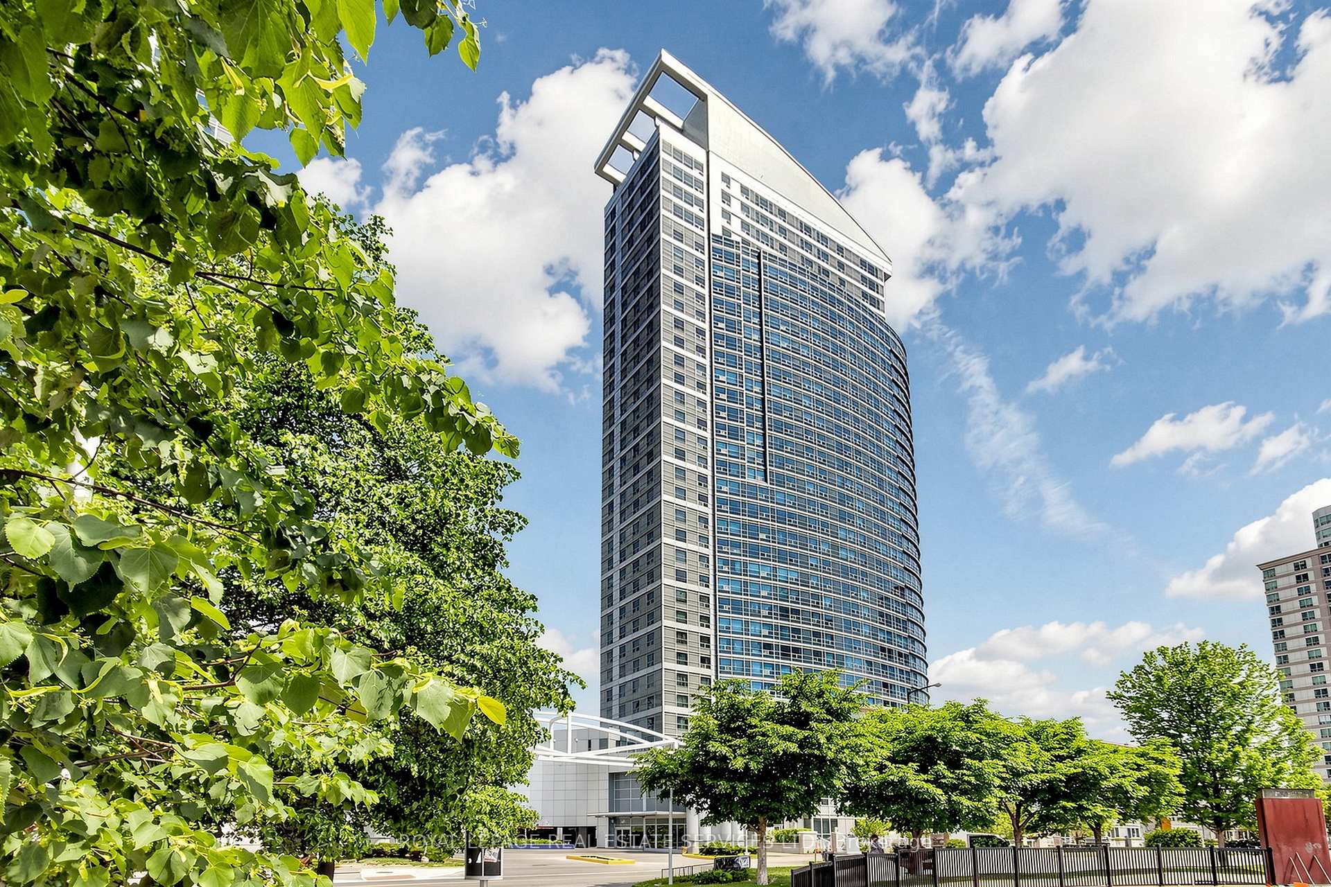 Photo 2 of Unit 3503, 38 Lee Centre Drive, Scarborough, Woburn — HOMEH