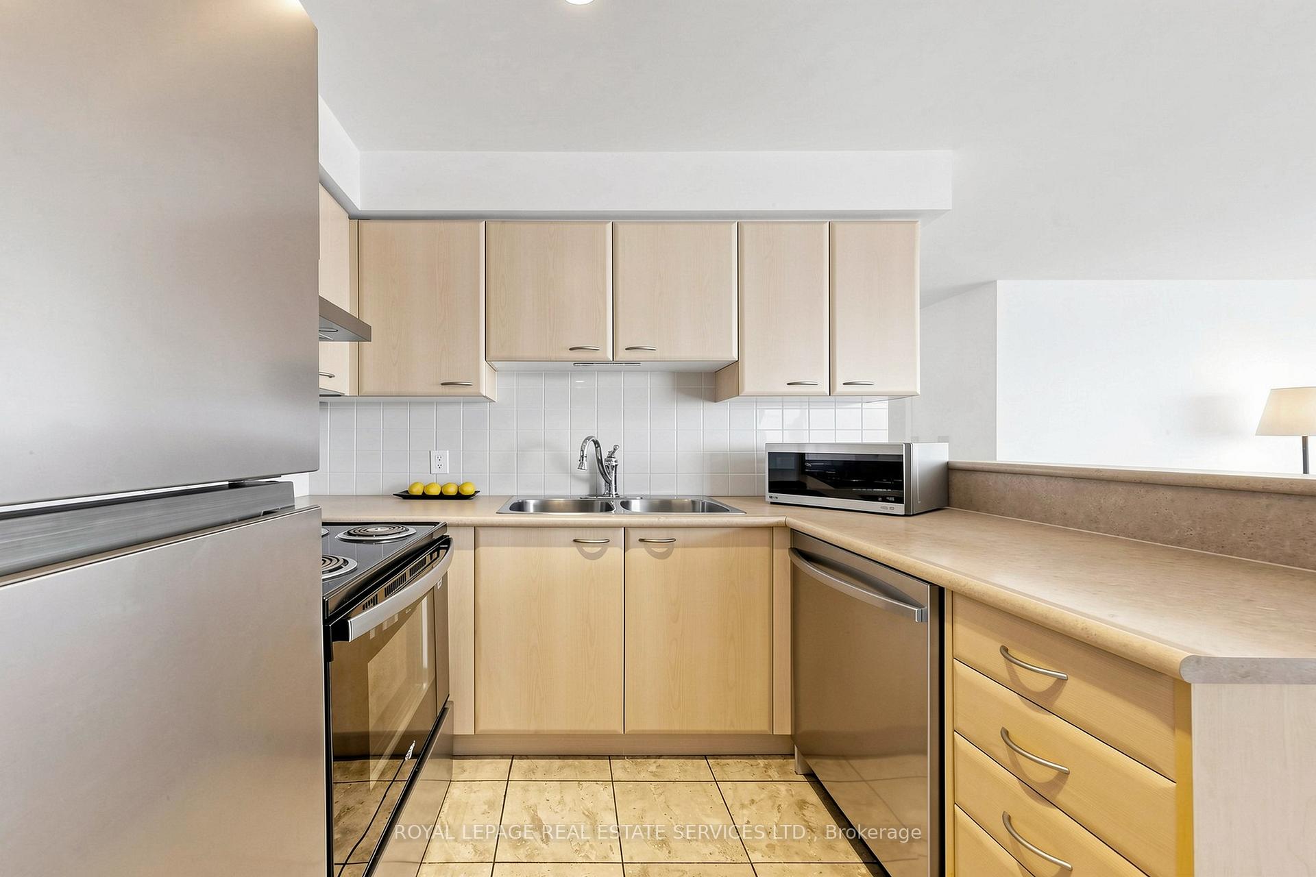 Photo 15 of Unit 3503, 38 Lee Centre Drive, Scarborough, Woburn — HOMEH