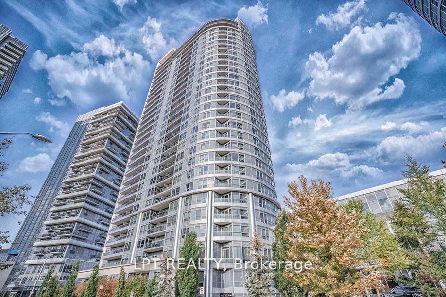 Front of Unit 812, 181 Village Green Square