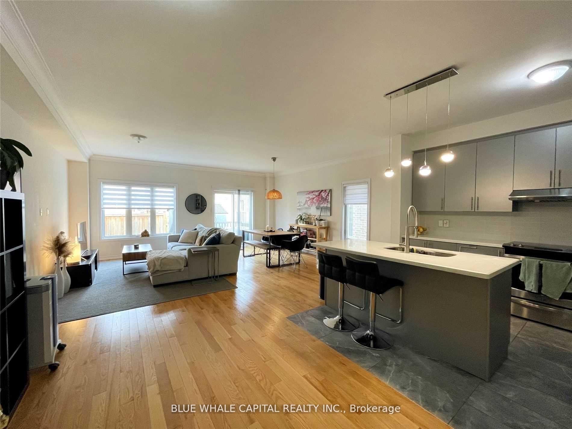 Photo 4 of 110 Ian Baron Avenue, Markham, Village Green-South Unionville — HOMEH