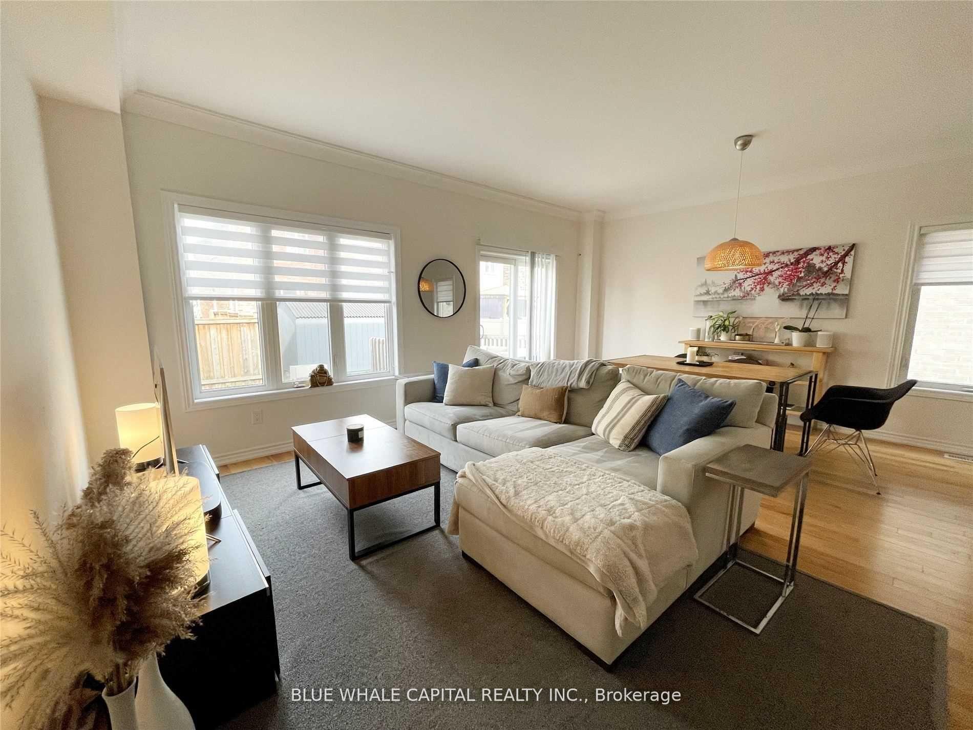 Photo 5 of 110 Ian Baron Avenue, Markham, Village Green-South Unionville — HOMEH