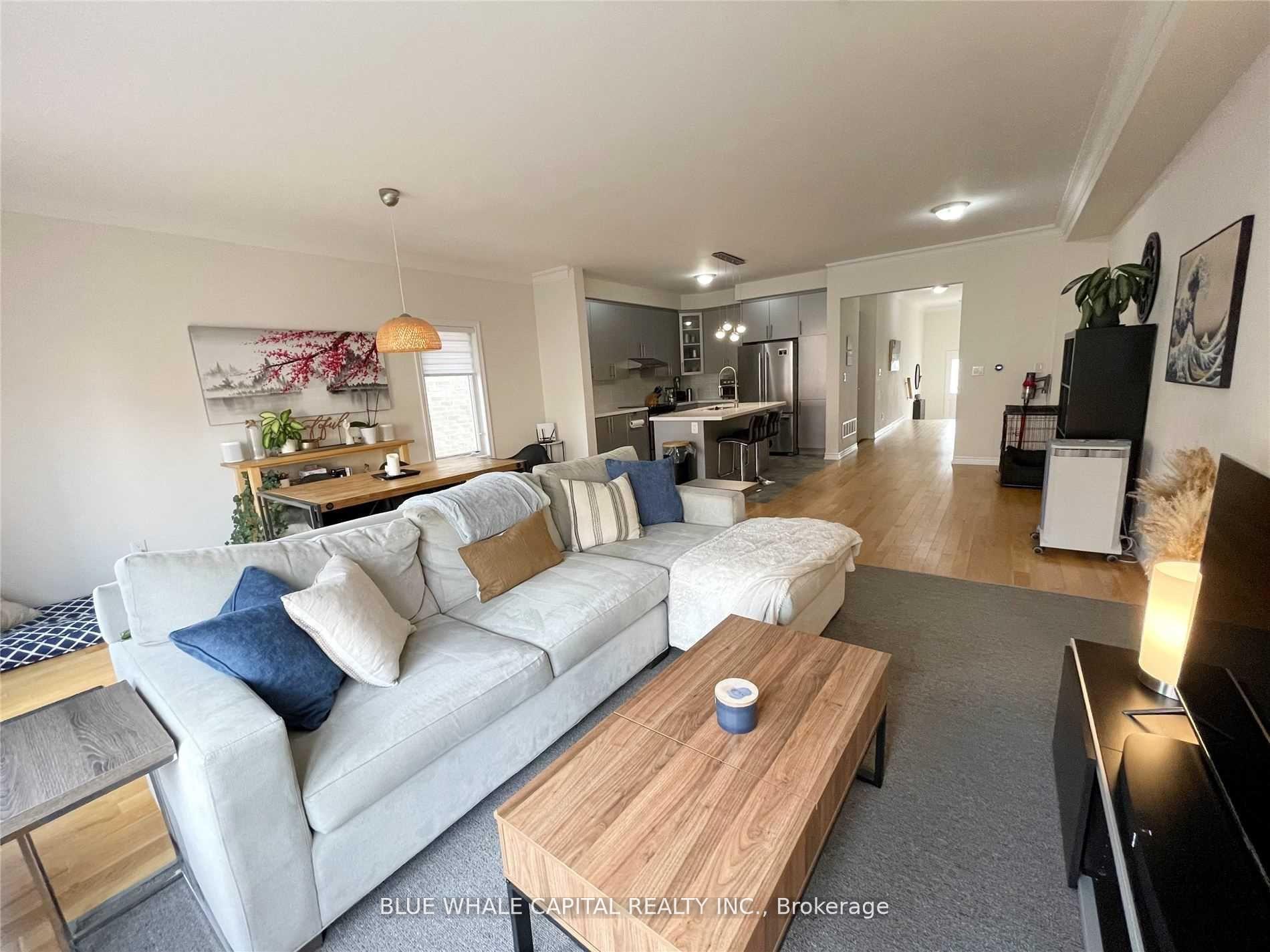 Photo 7 of 110 Ian Baron Avenue, Markham, Village Green-South Unionville — HOMEH
