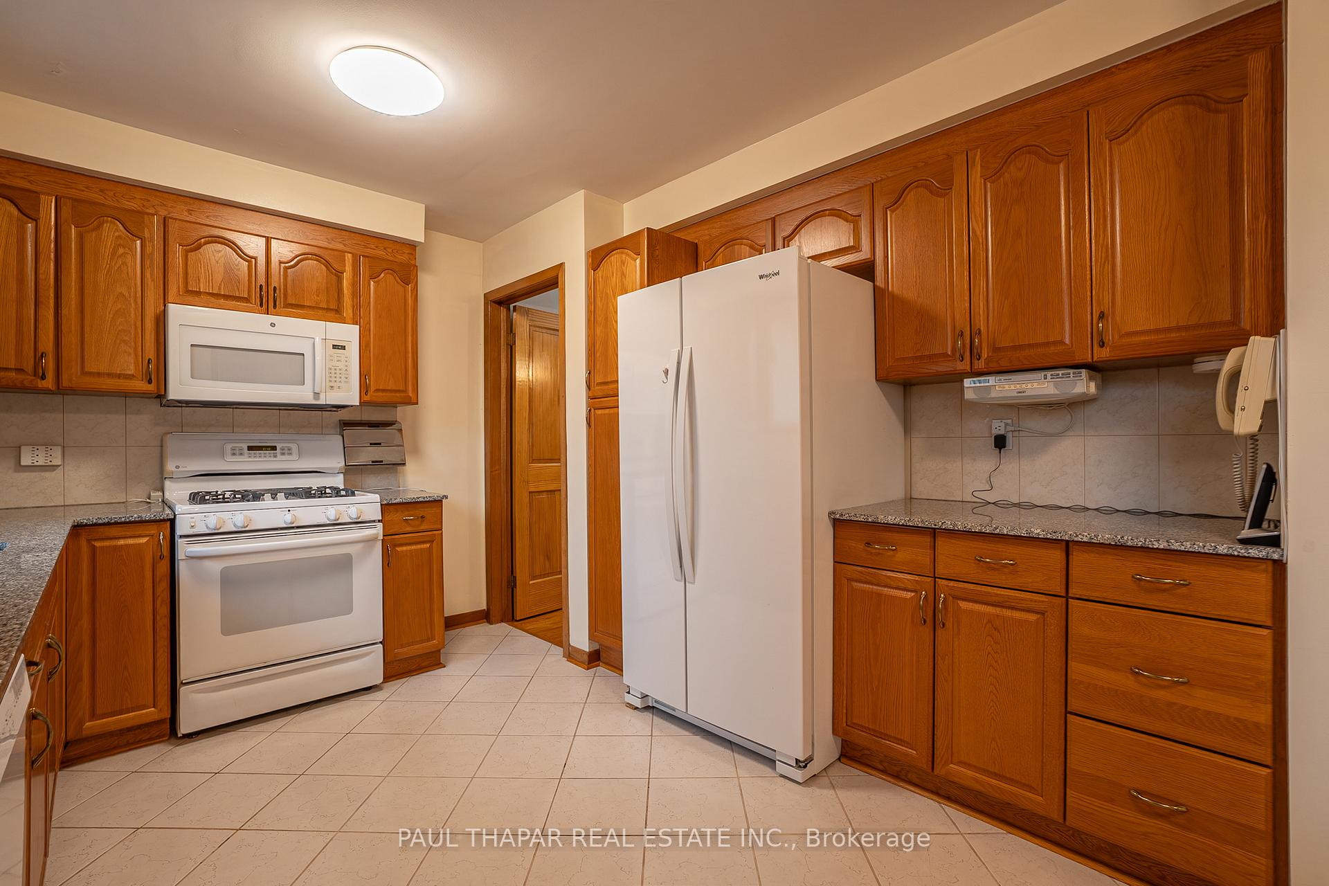 Photo 6 of 10 Castlebury Crescent, North York, Bayview Woods-Steeles — HOMEH