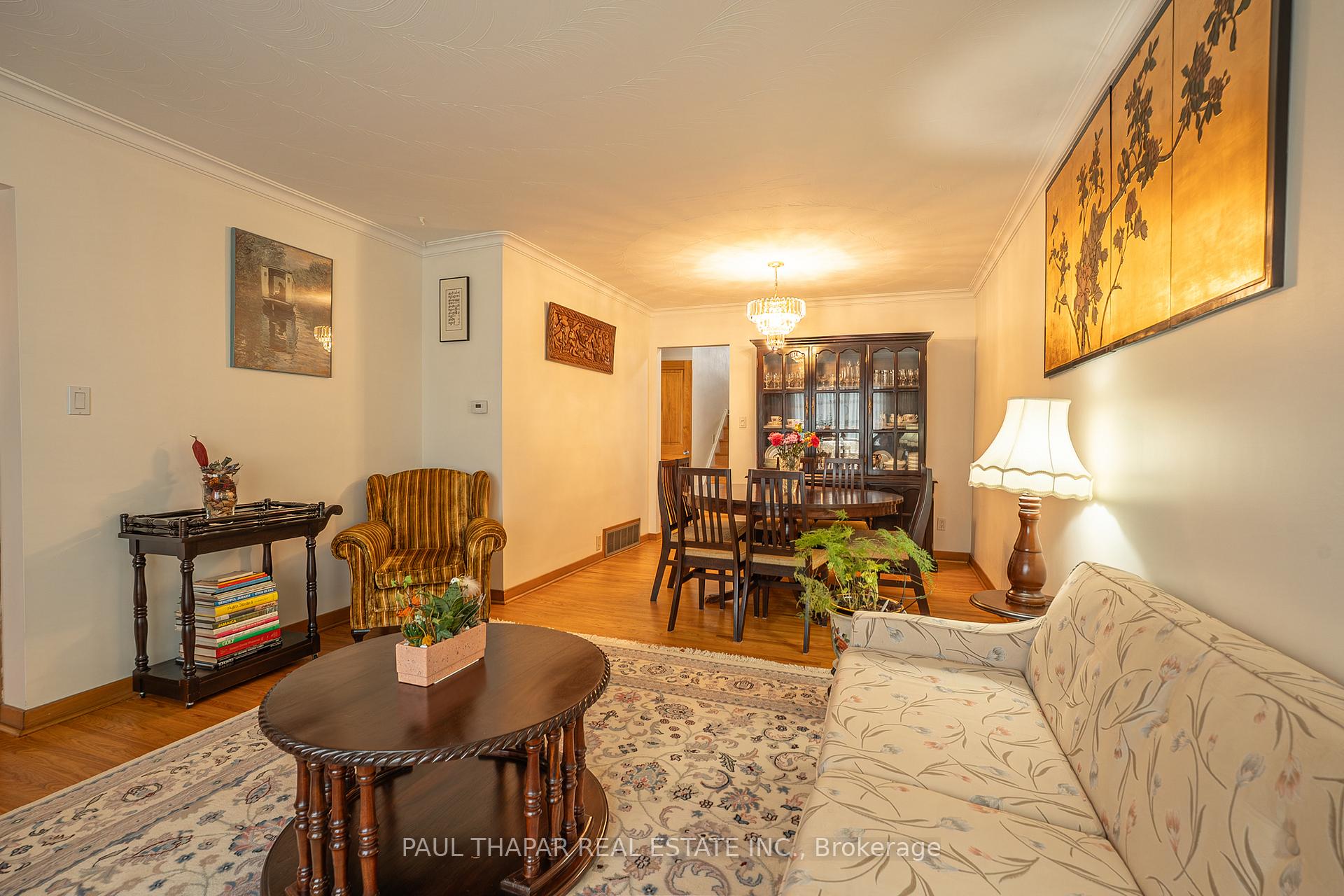 Photo 9 of 10 Castlebury Crescent, North York, Bayview Woods-Steeles — HOMEH