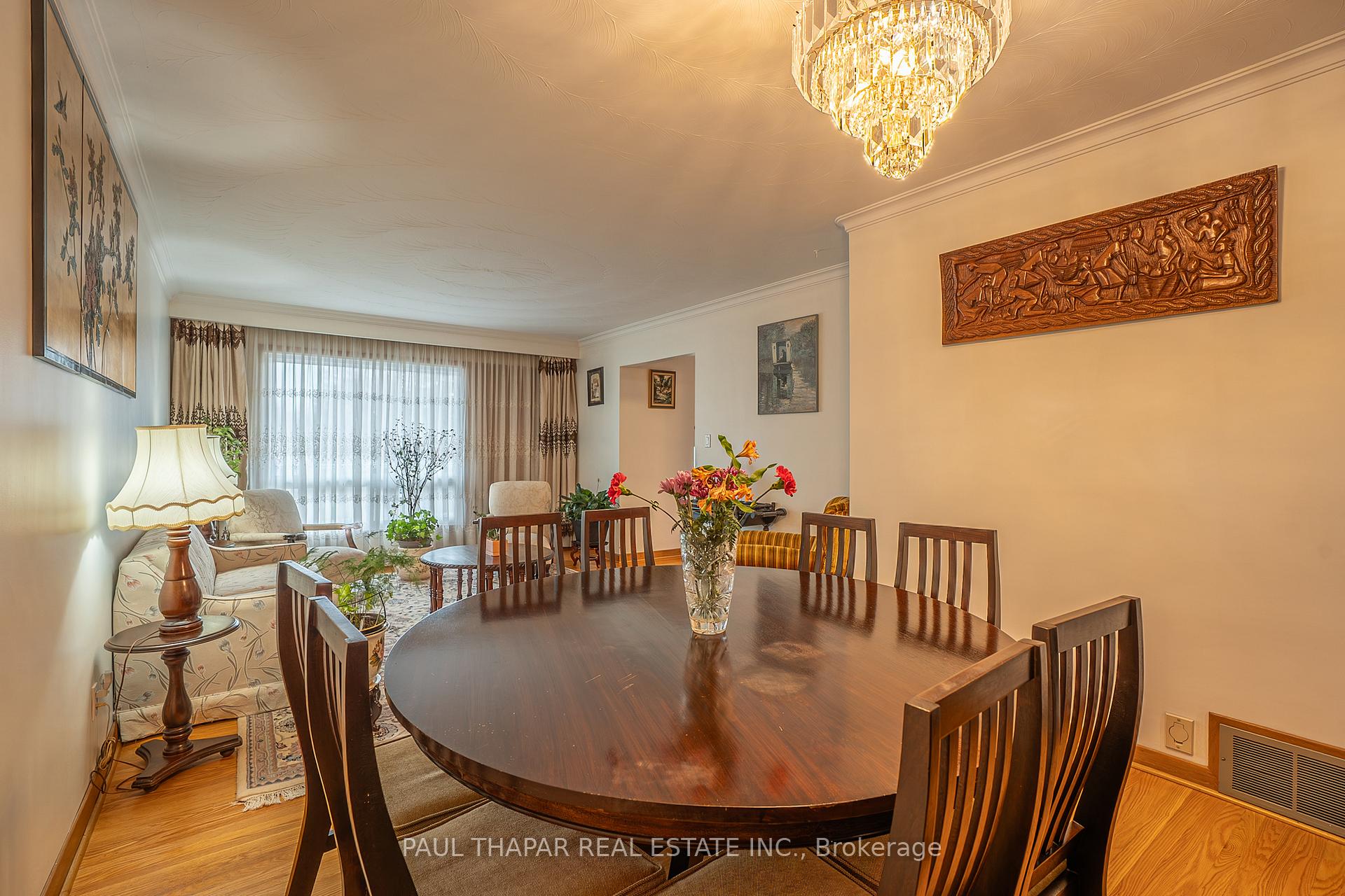 Photo 13 of 10 Castlebury Crescent, North York, Bayview Woods-Steeles — HOMEH