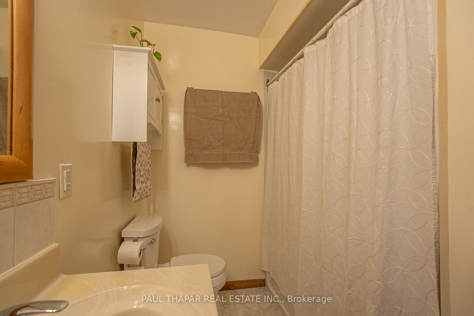Photo 22 of 10 Castlebury Crescent, North York, Bayview Woods-Steeles — HOMEH