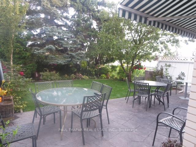 Photo 37 of 10 Castlebury Crescent, North York, Bayview Woods-Steeles — HOMEH