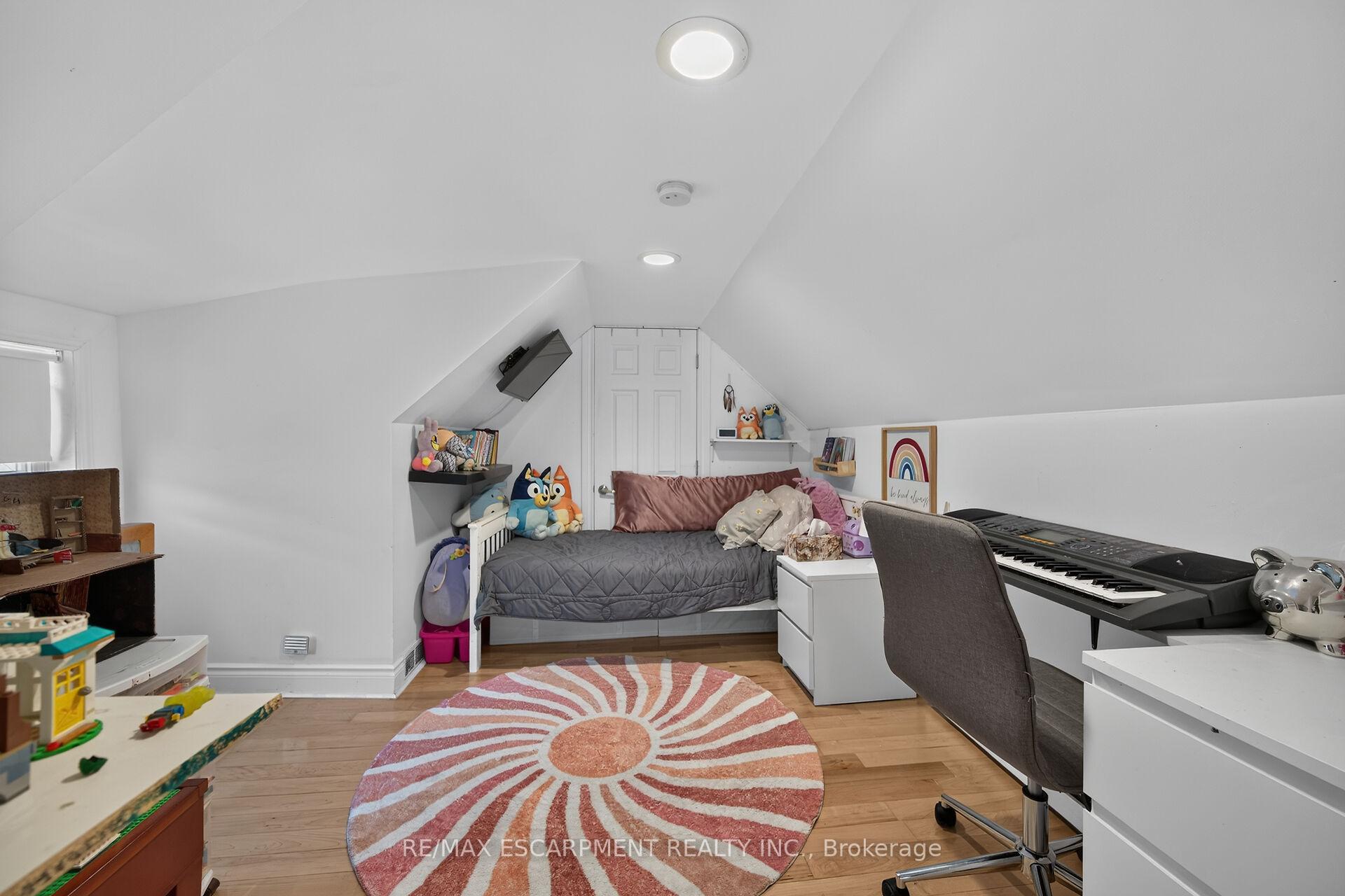 Photo 24 of 179 Burris Street, Hamilton, St. Clair — HOMEH