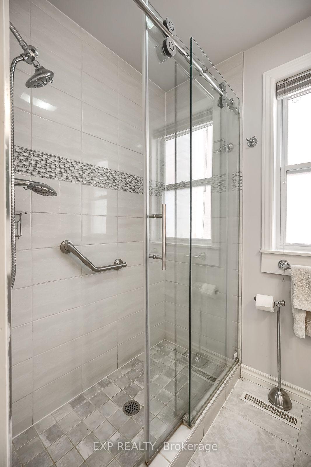 Photo 16 of 1141 Haig Boulevard, Mississauga, Lakeview — HOMEH