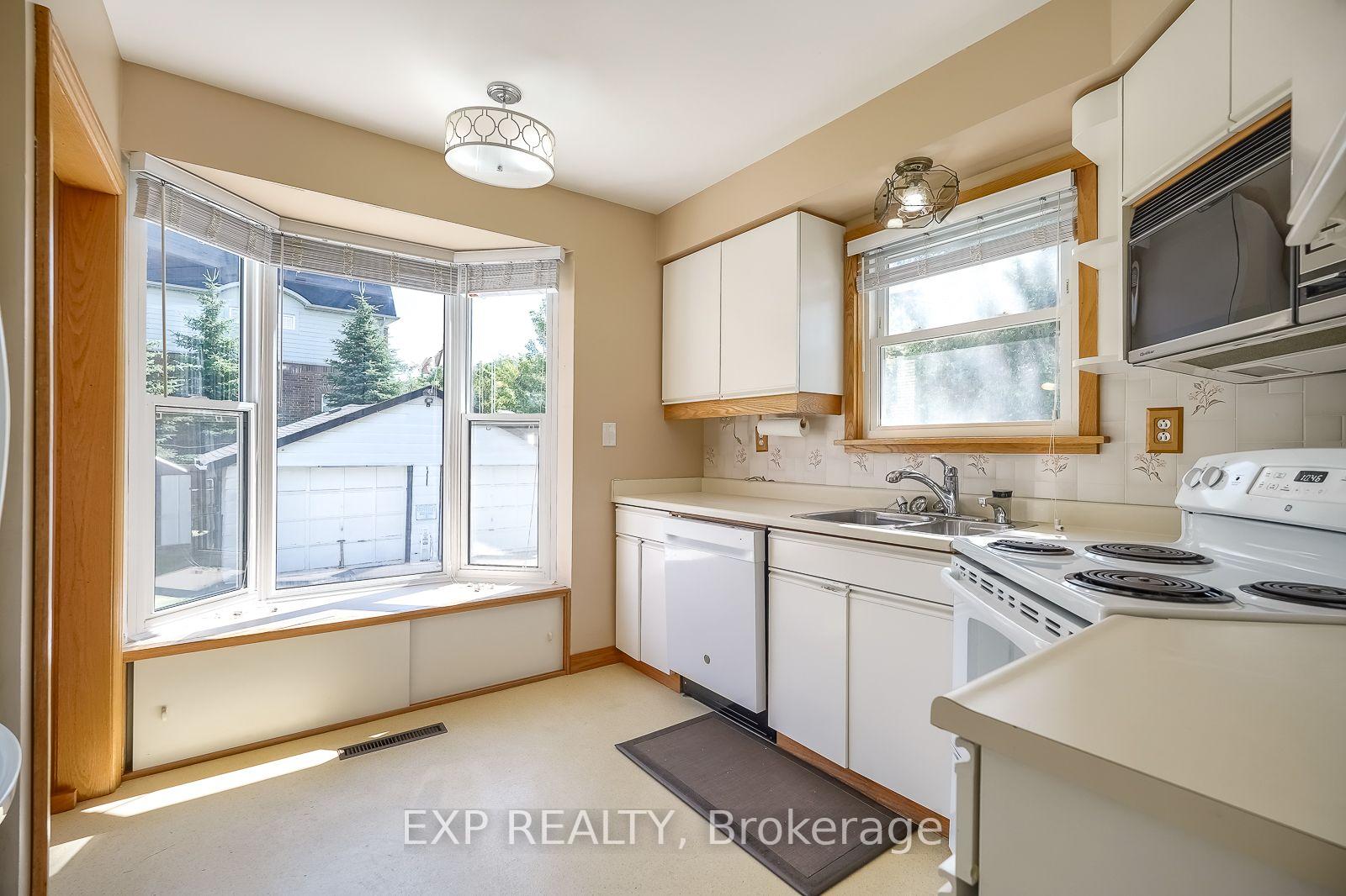 Photo 17 of 1141 Haig Boulevard, Mississauga, Lakeview — HOMEH