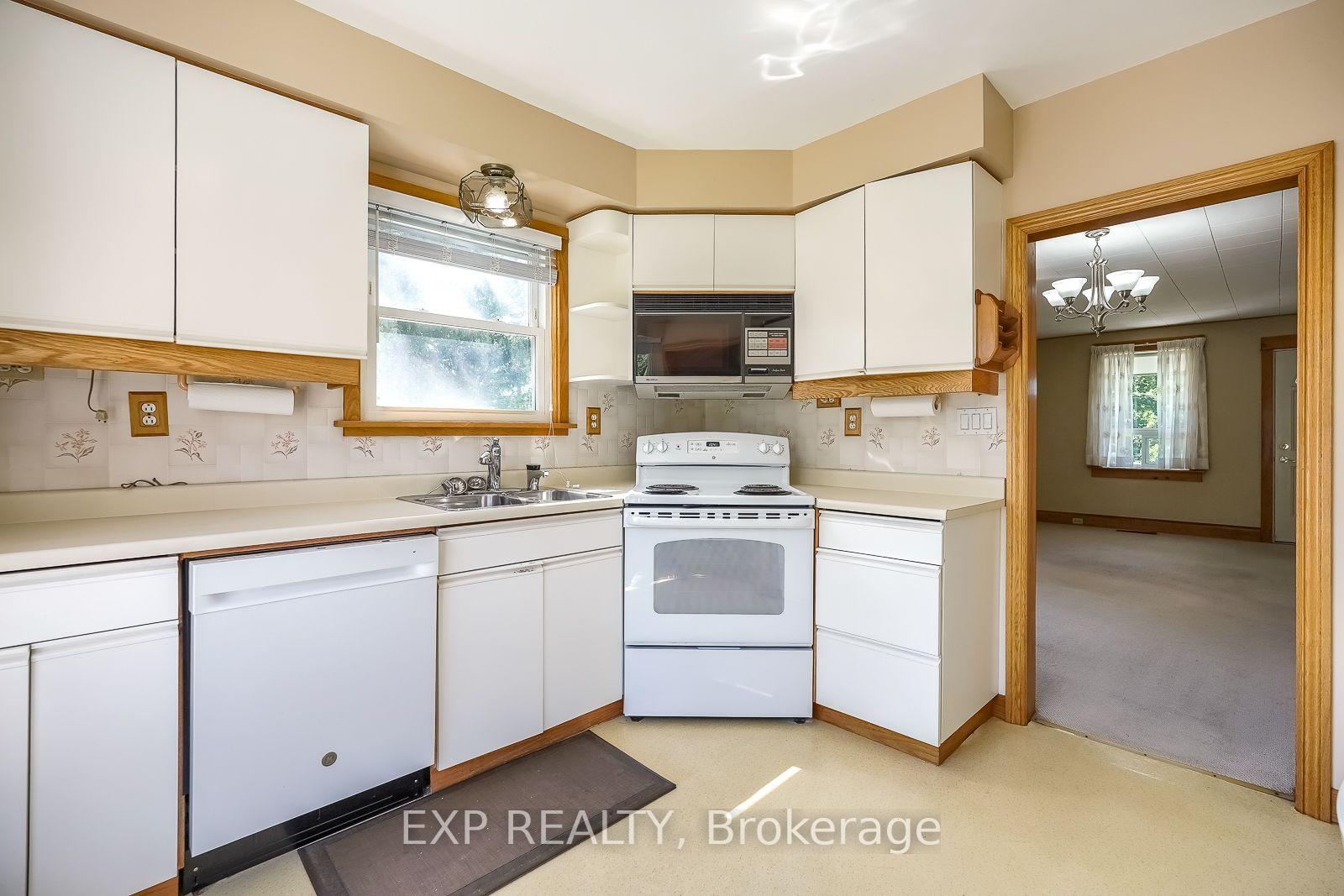 Photo 18 of 1141 Haig Boulevard, Mississauga, Lakeview — HOMEH
