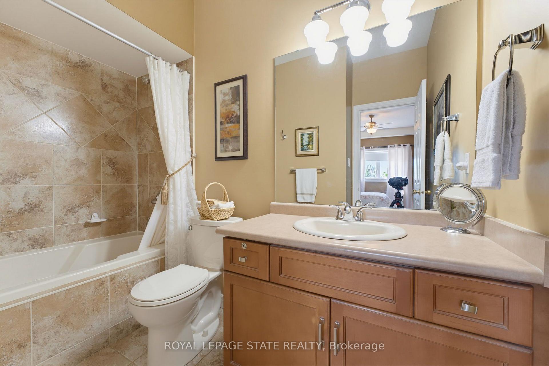 Photo 13 of Unit 17, 310 Southbrook Drive, Hamilton, Binbrook — HOMEH