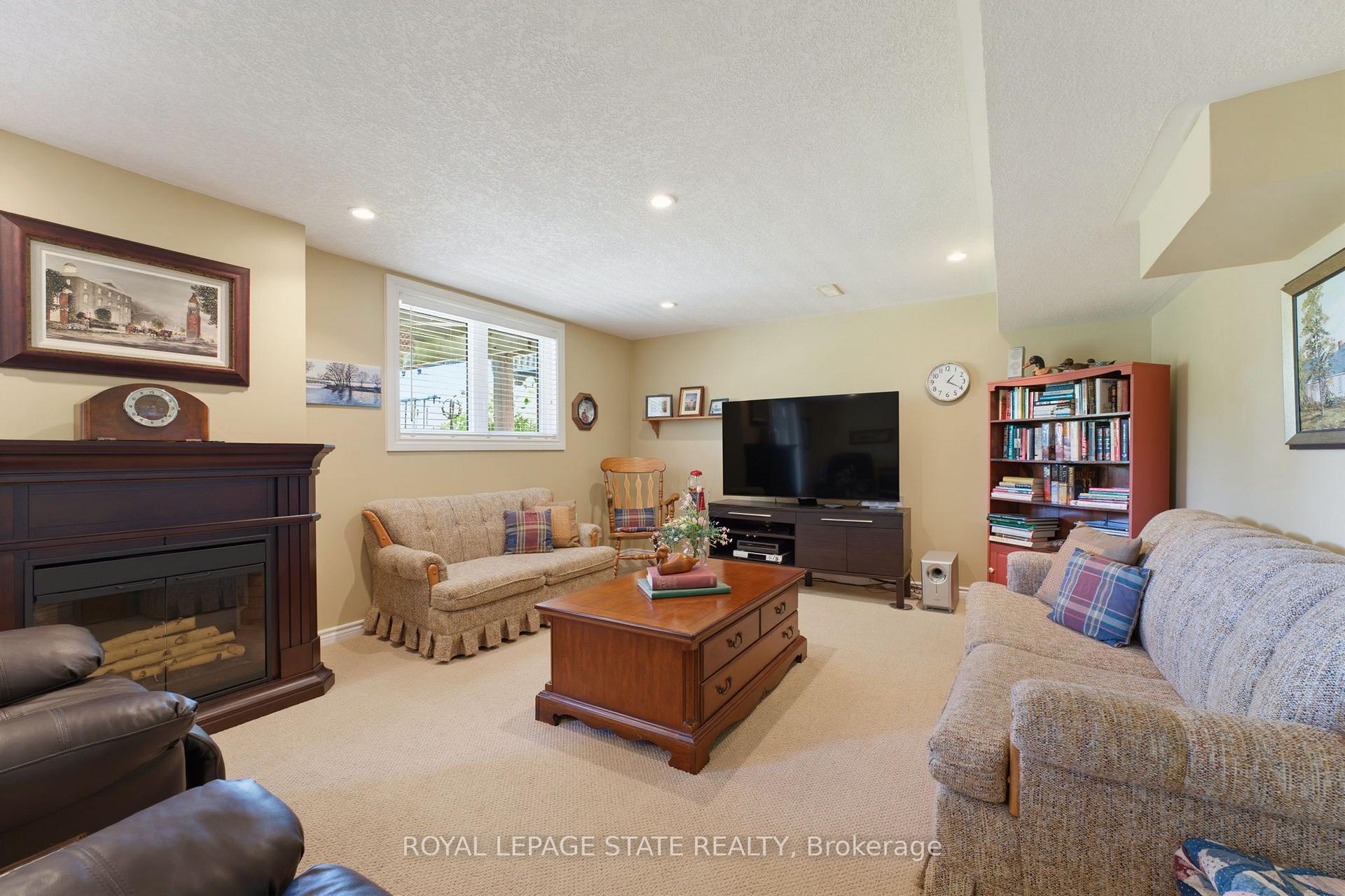 Photo 19 of Unit 17, 310 Southbrook Drive, Hamilton, Binbrook — HOMEH
