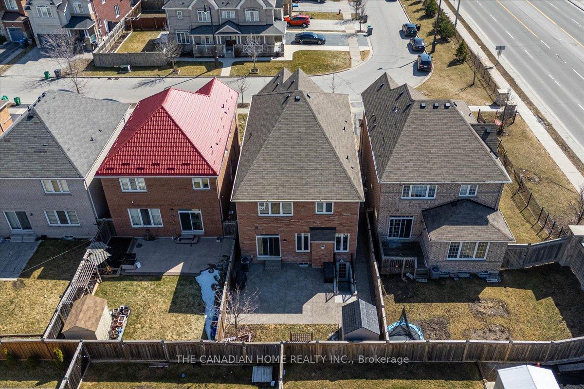 Photo 4 of 33 Denali Crescent, Brampton, Bram East — HOMEH