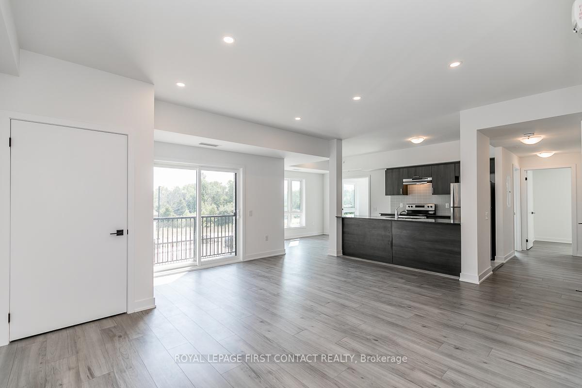 Photo 5 of Unit 101, 8 Culinary Lane, Barrie, Rural Barrie Southeast — HOMEH