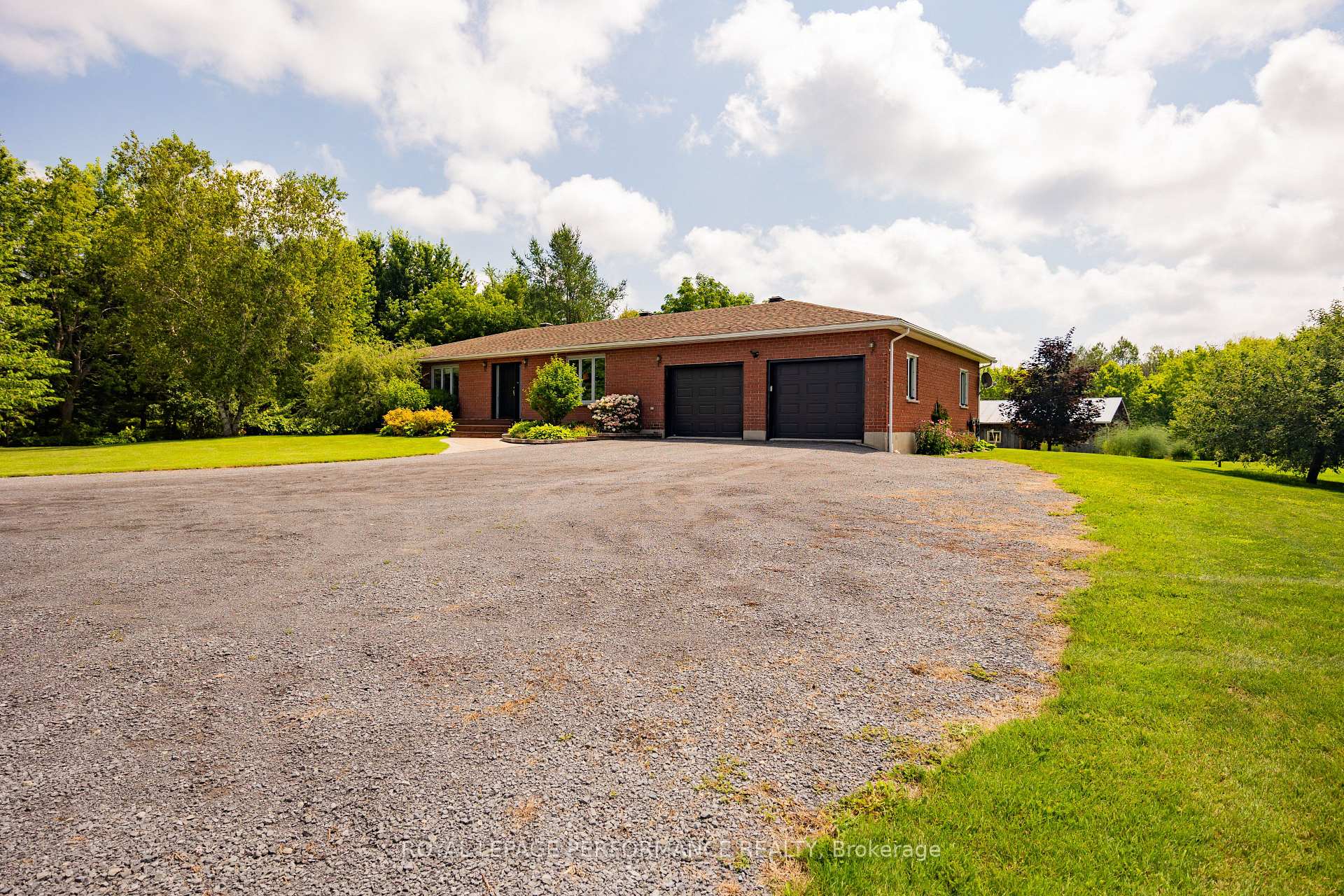Photo 1 of 3610 Cloverside Road, North Stormont, North Stormont (Roxborough) Twp — HOMEH