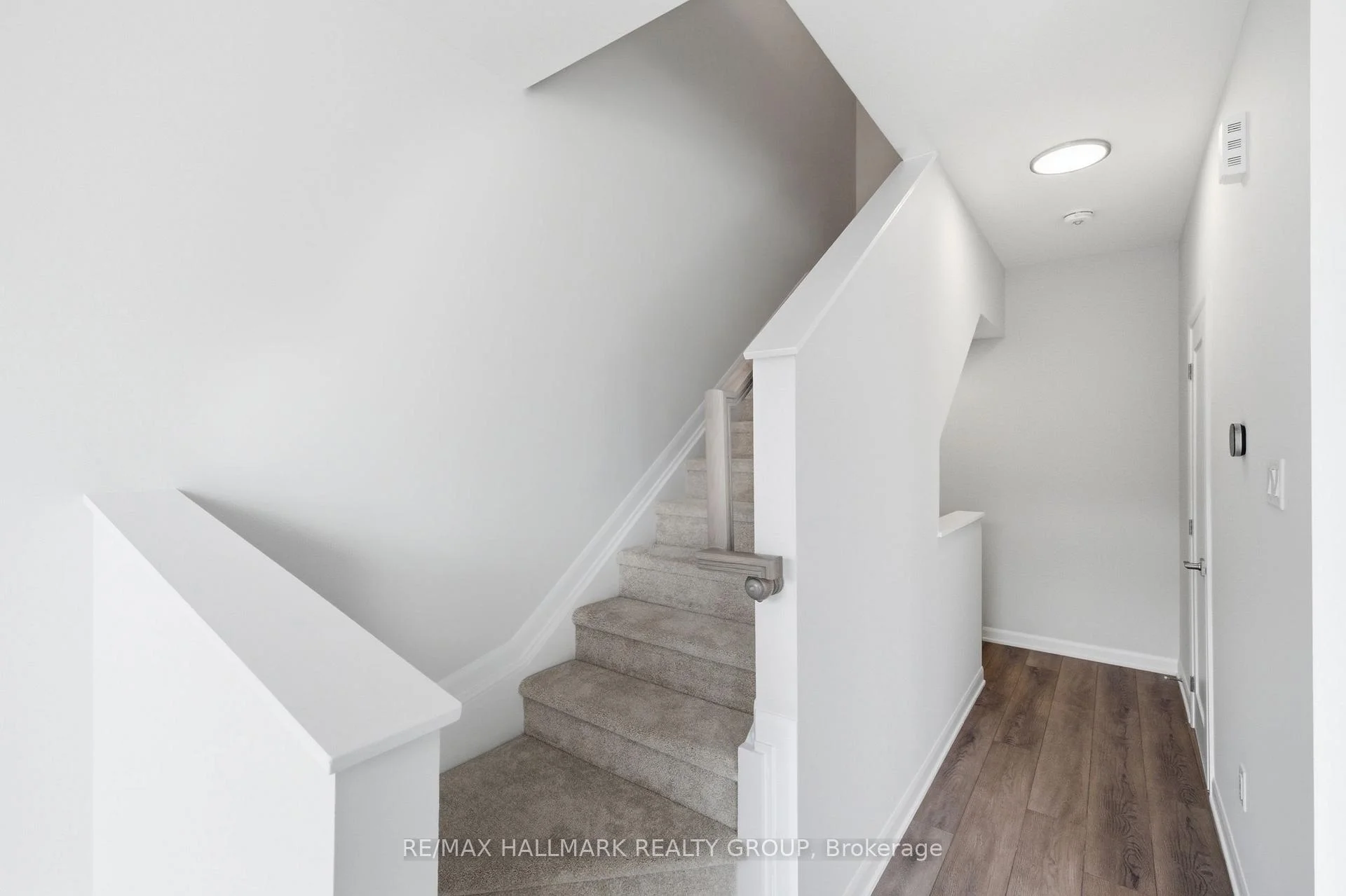 Photo 10 of 783 Tadpole Crescent, Ottawa, Barrhaven - Half Moon Bay — HOMEH