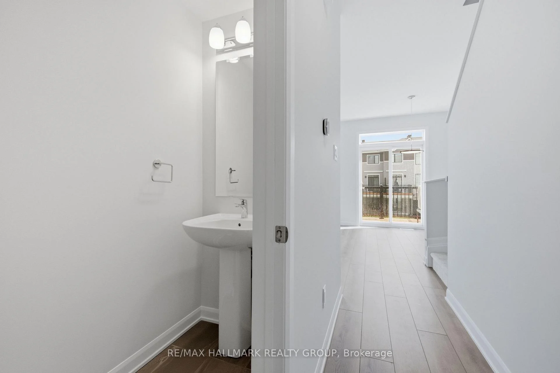 Photo 12 of 783 Tadpole Crescent, Ottawa, Barrhaven - Half Moon Bay — HOMEH